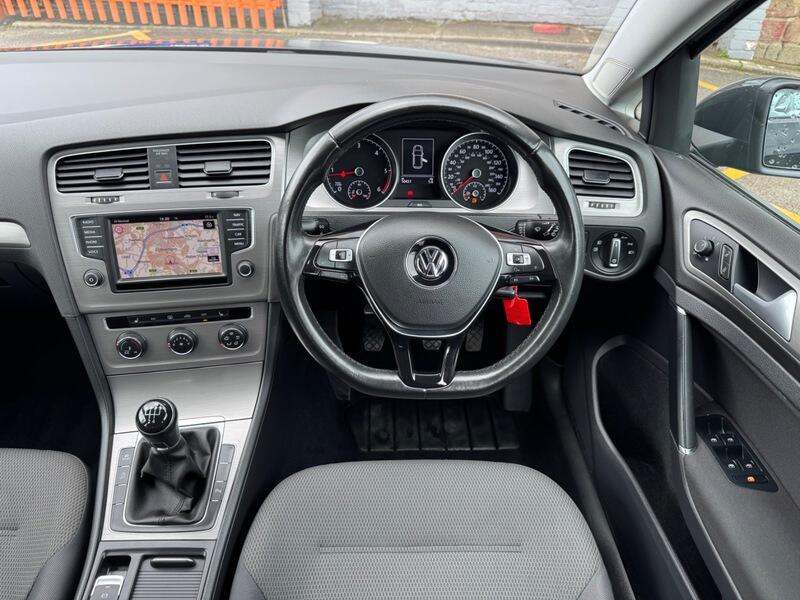 Volkswagen Golf view 10