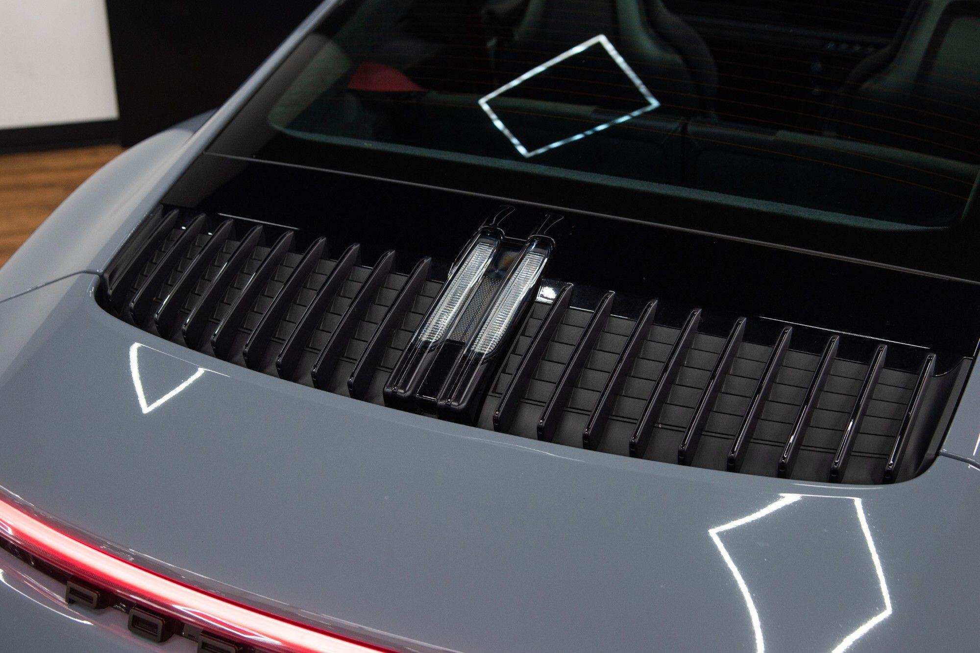 Porsche 911 view 24