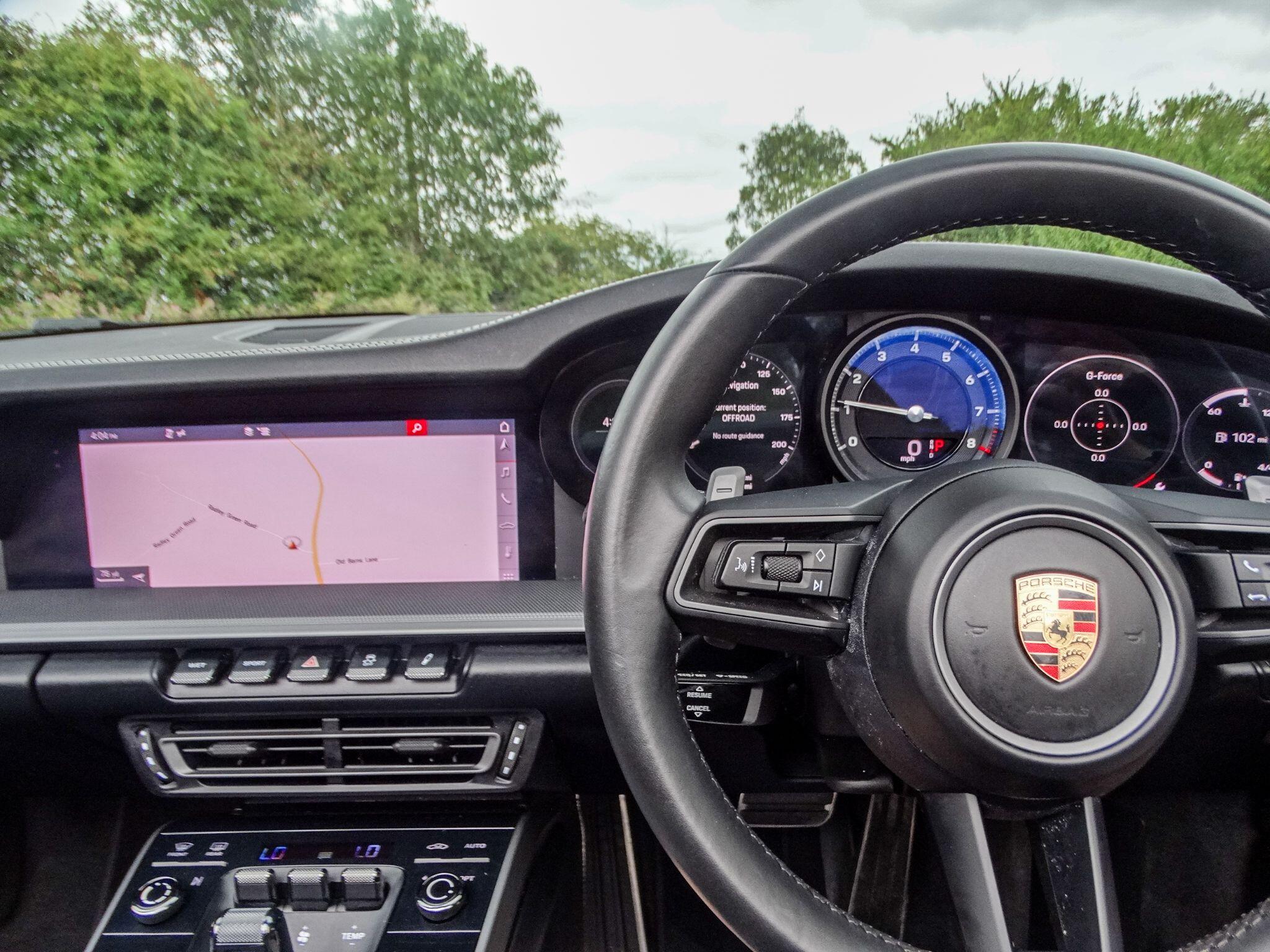 Porsche 911 view 8