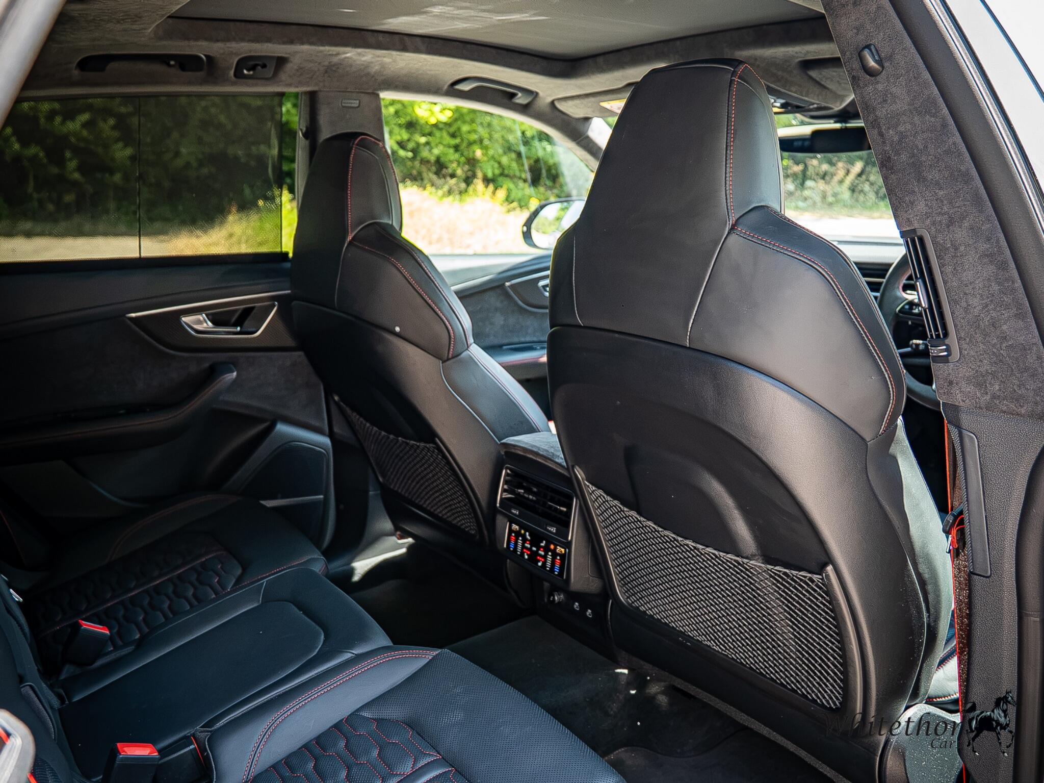 Audi RS Q8 view 32