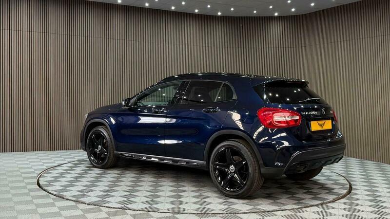 Mercedes-Benz GLA view 49