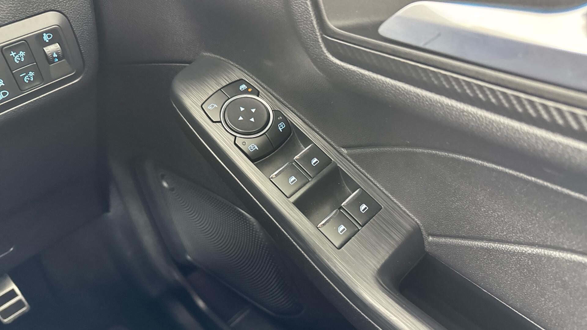 Ford Kuga view 38