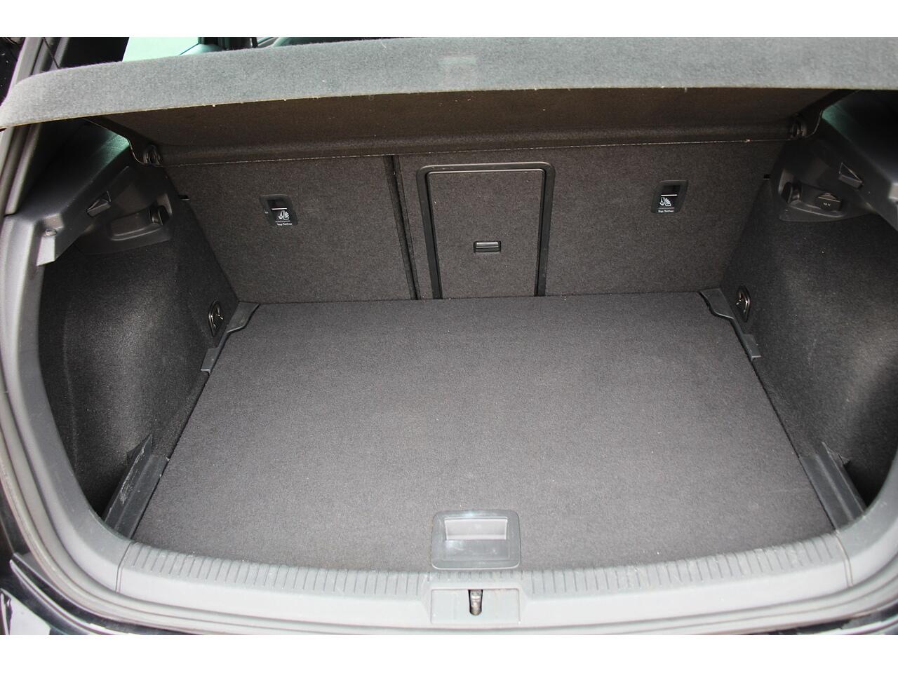 Volkswagen Golf view 39