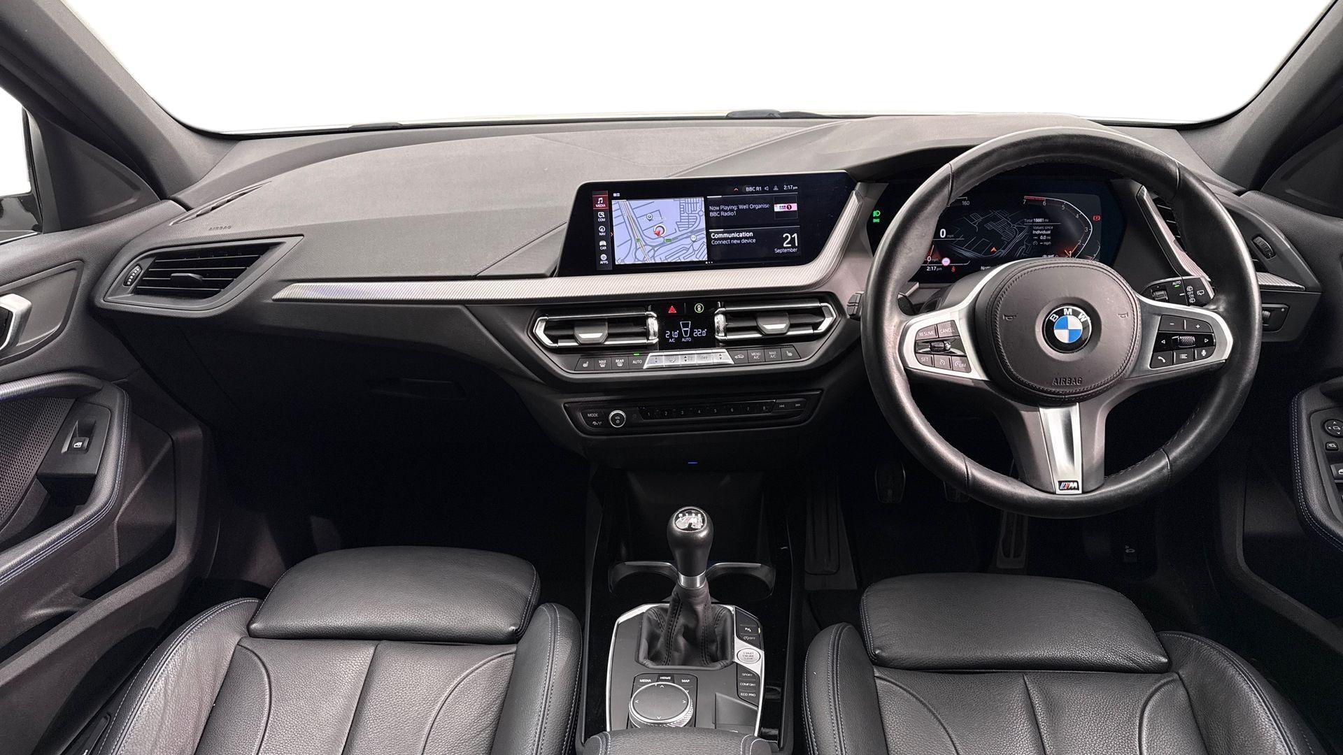 BMW 1 Series view 4