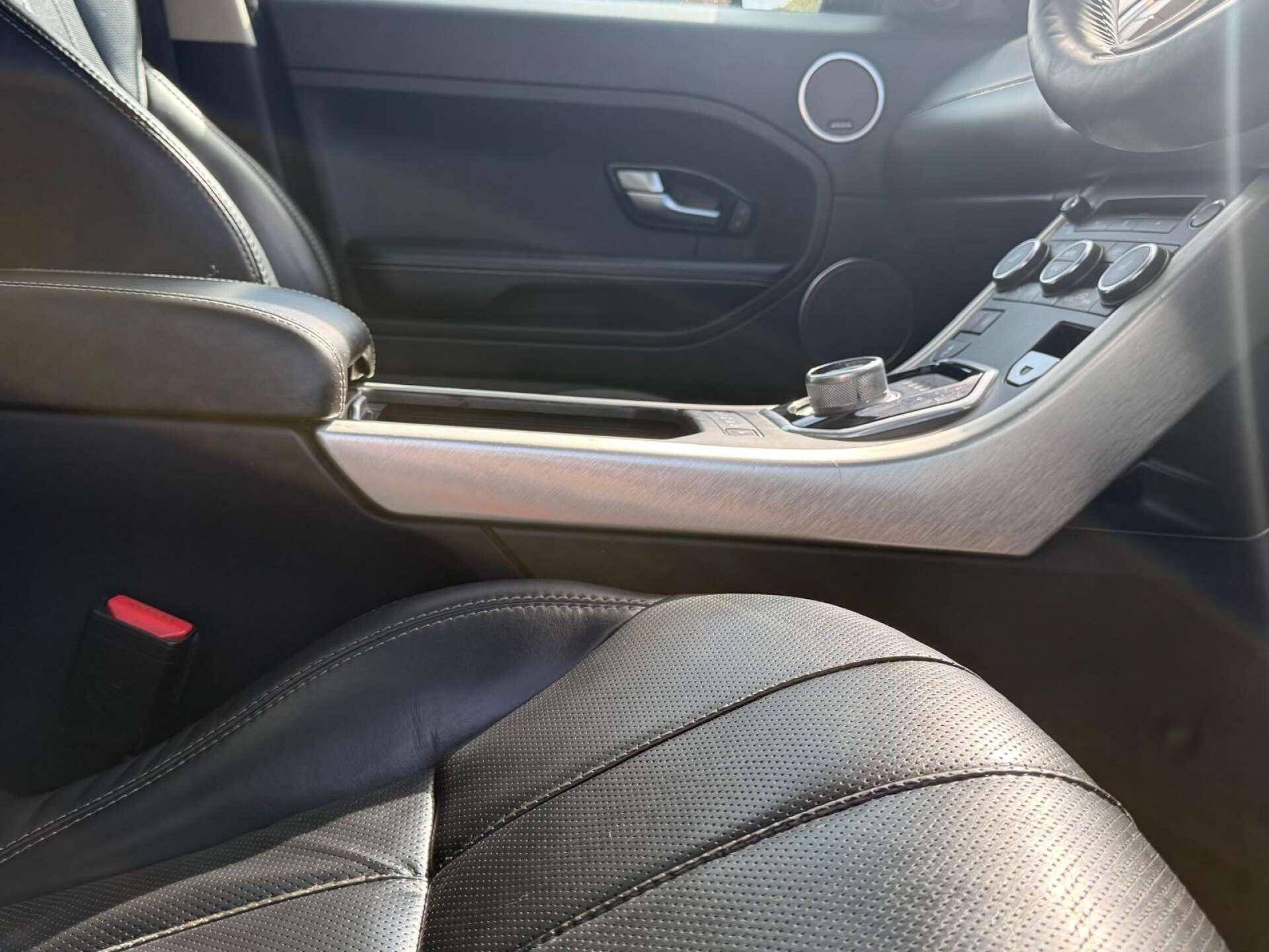 Land Rover Range Rover Evoque view 41