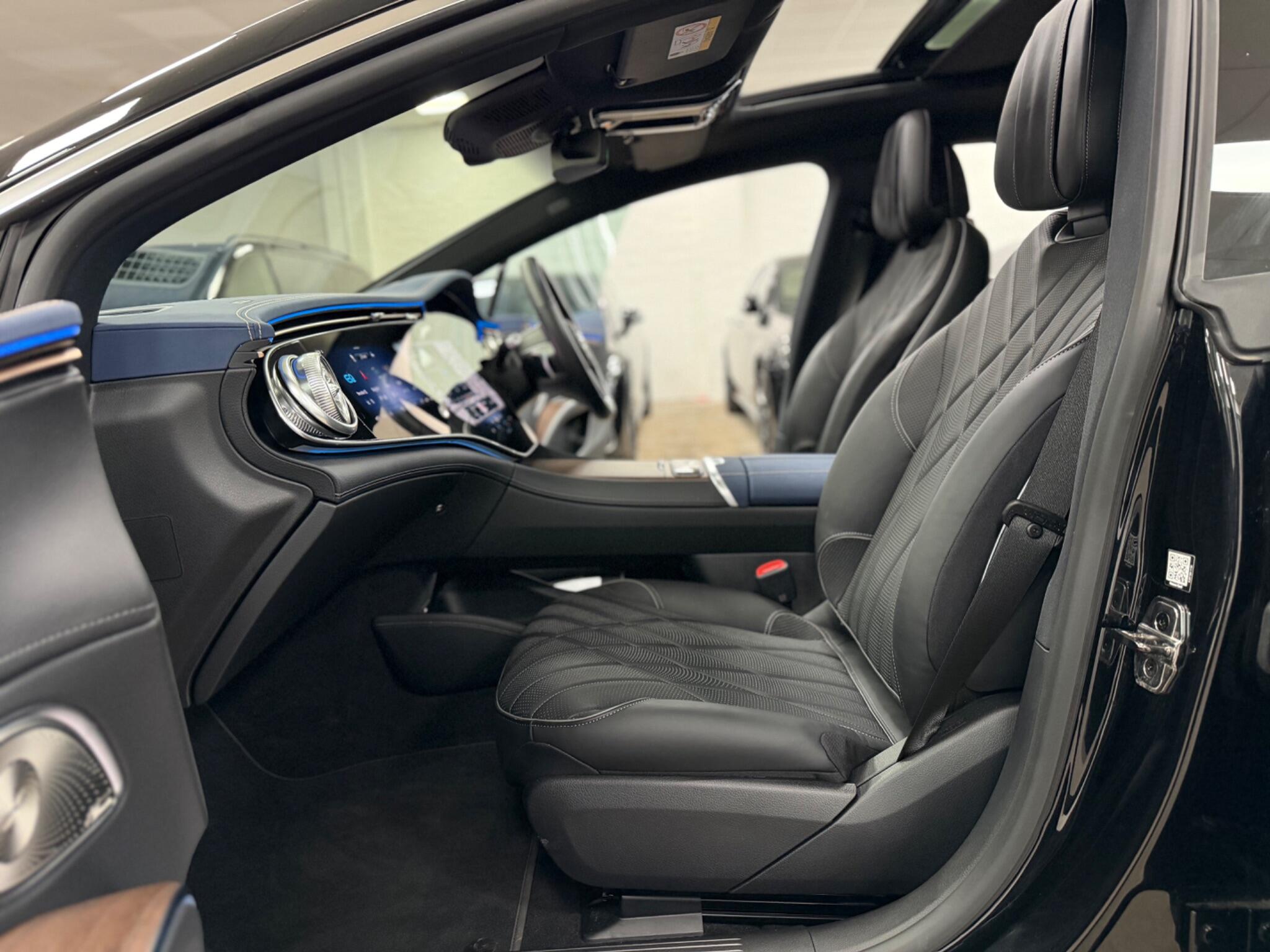 Mercedes-Benz EQS view 90