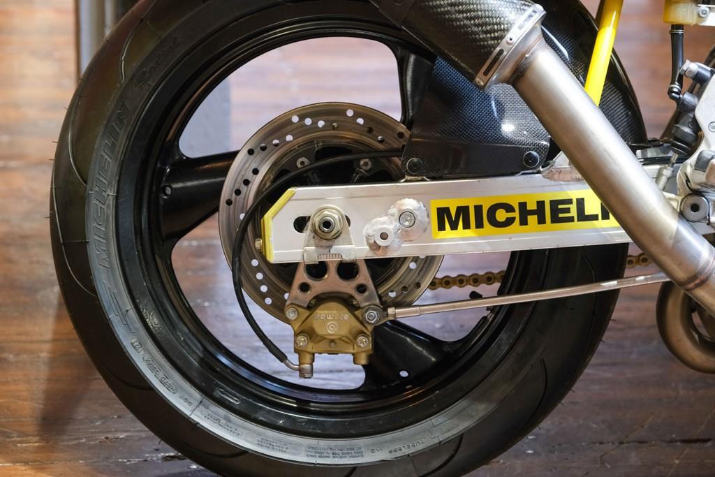 Ducati 888 view 6