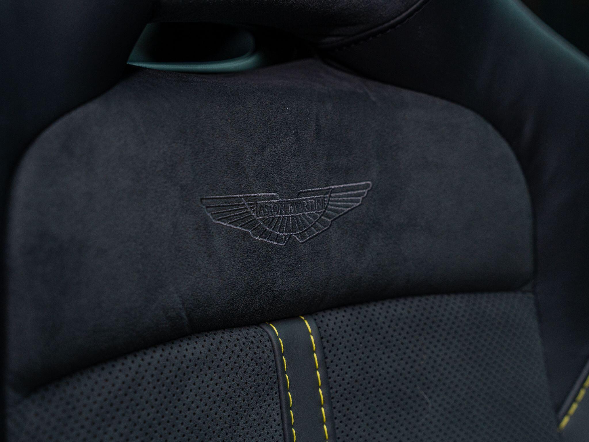 Aston Martin DBX view 31