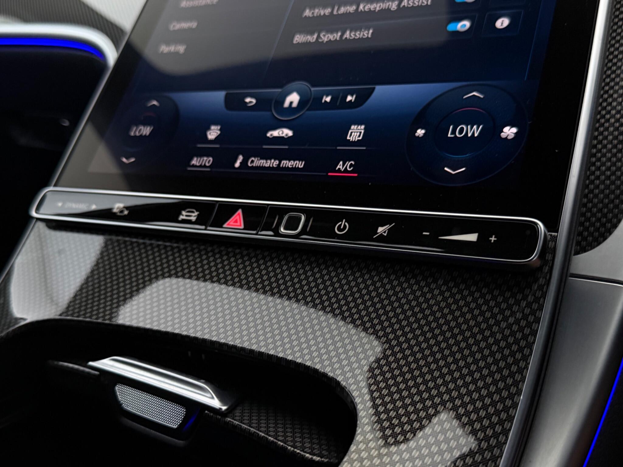 Mercedes-Benz C-Class view 31