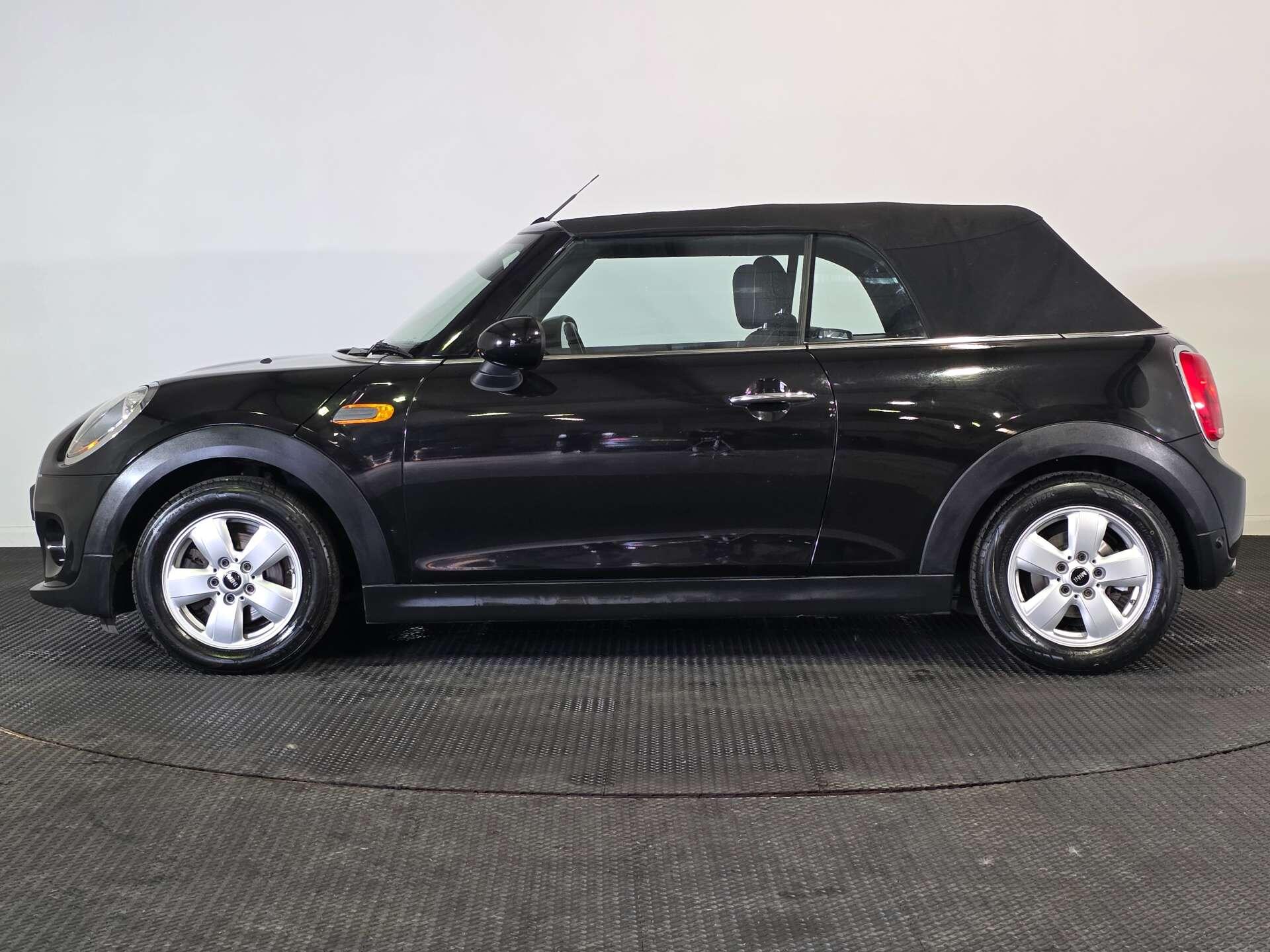 Mini Convertible view 5
