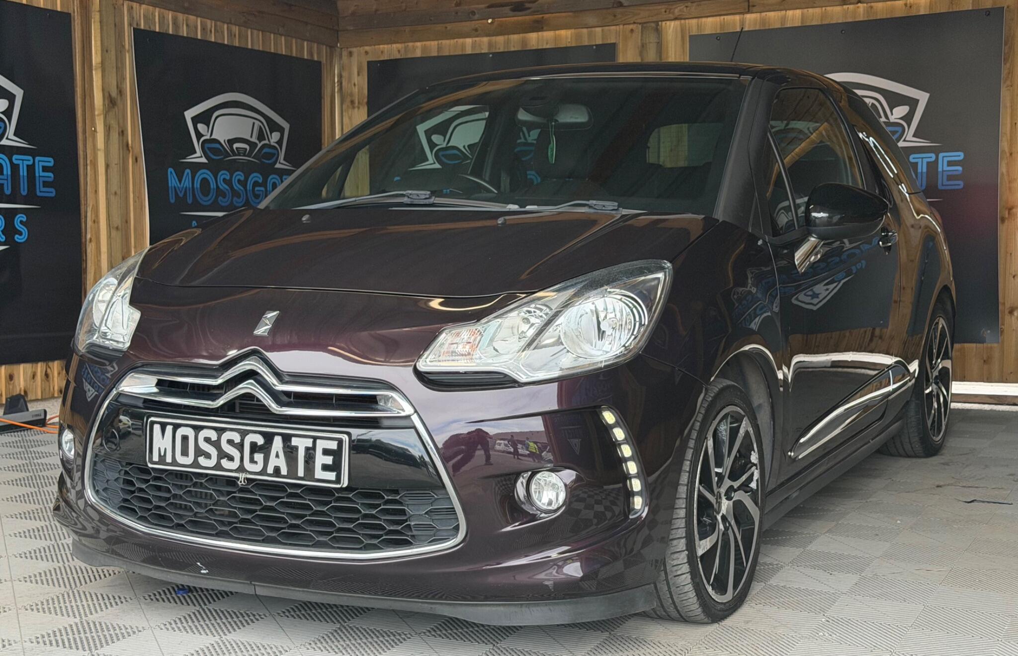 DS Automobiles DS 3 view 8