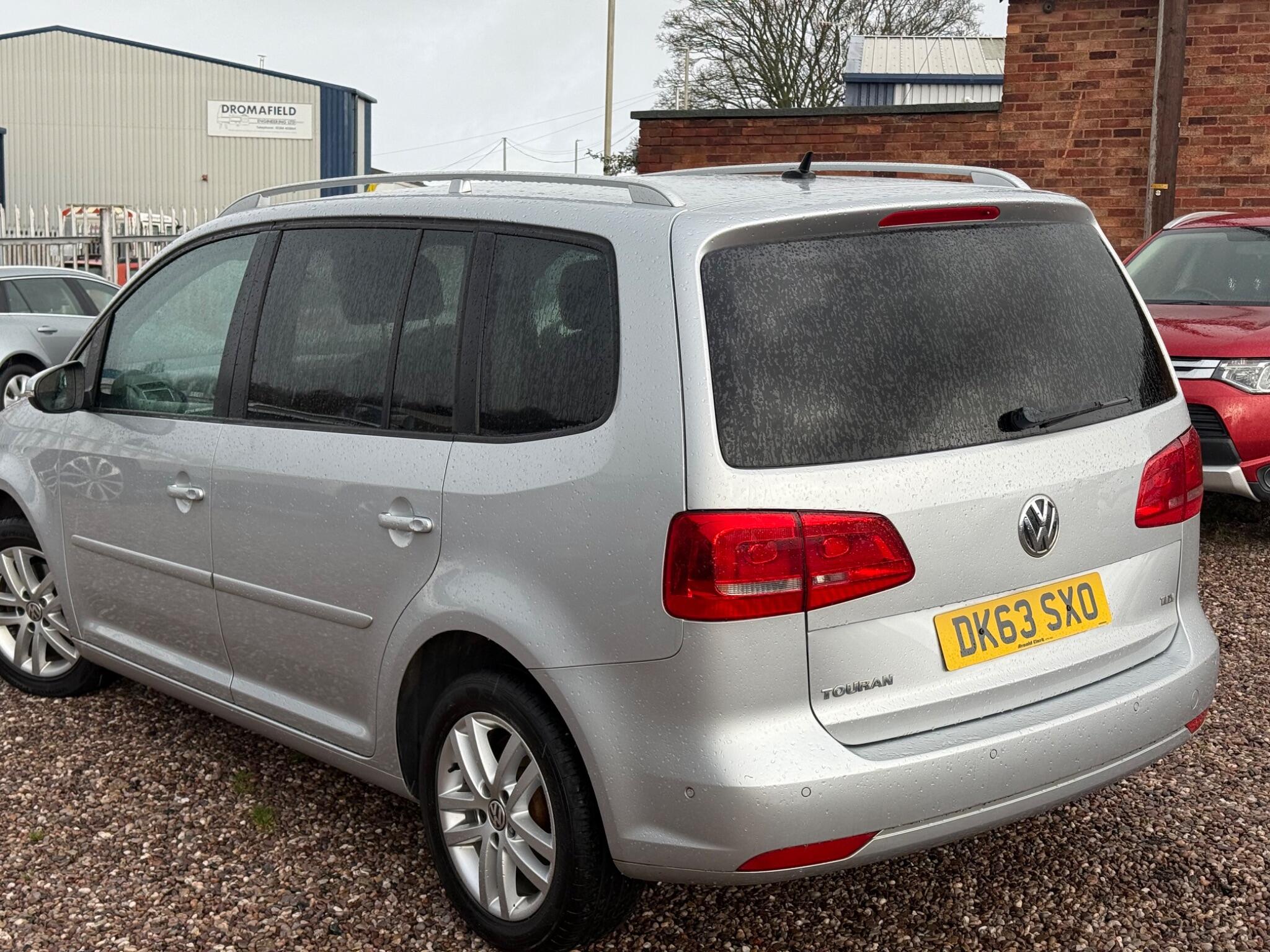 Volkswagen Touran view 5