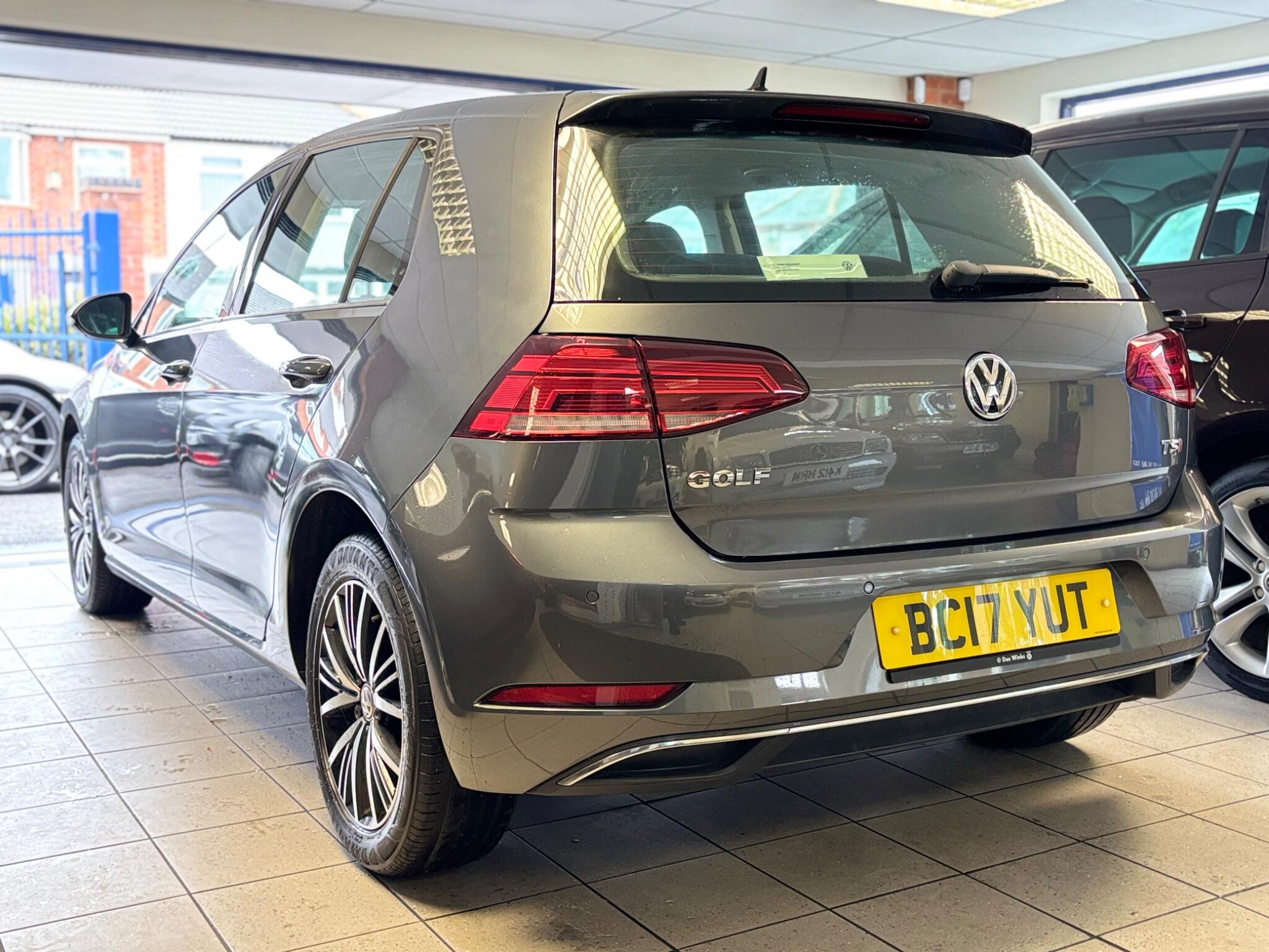 Volkswagen Golf view 11