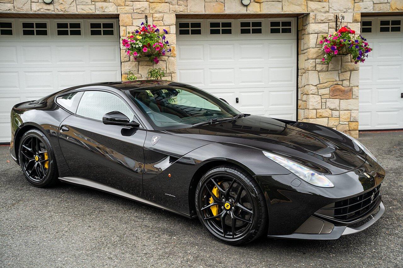 Ferrari F12 view 2