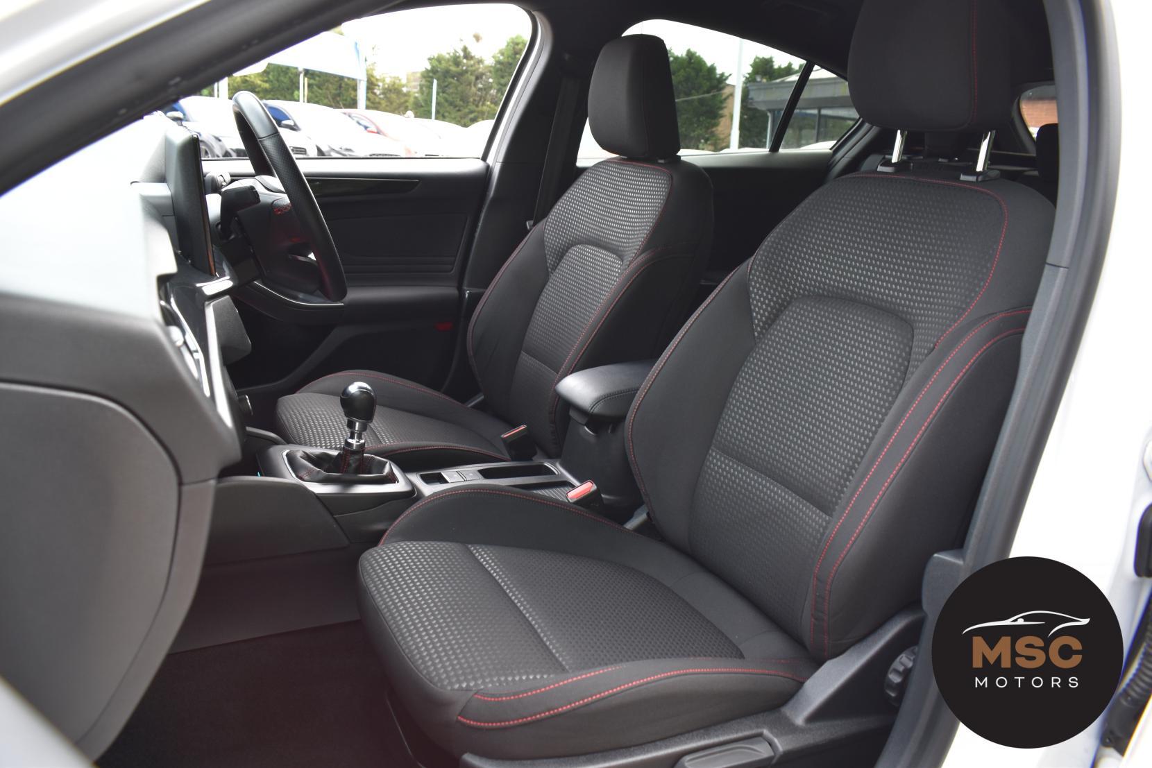Ford Focus view 34