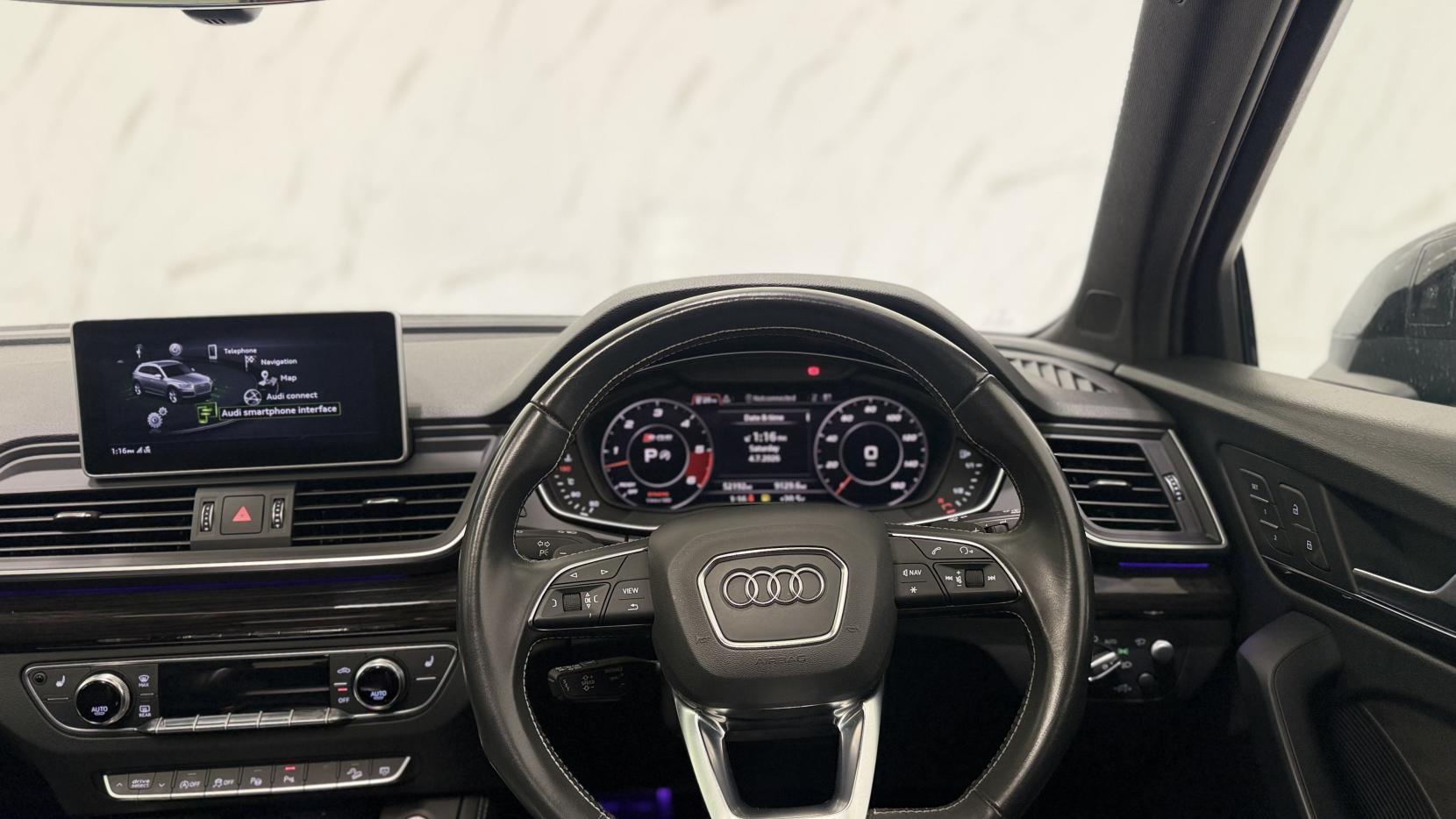 Audi SQ5 view 18