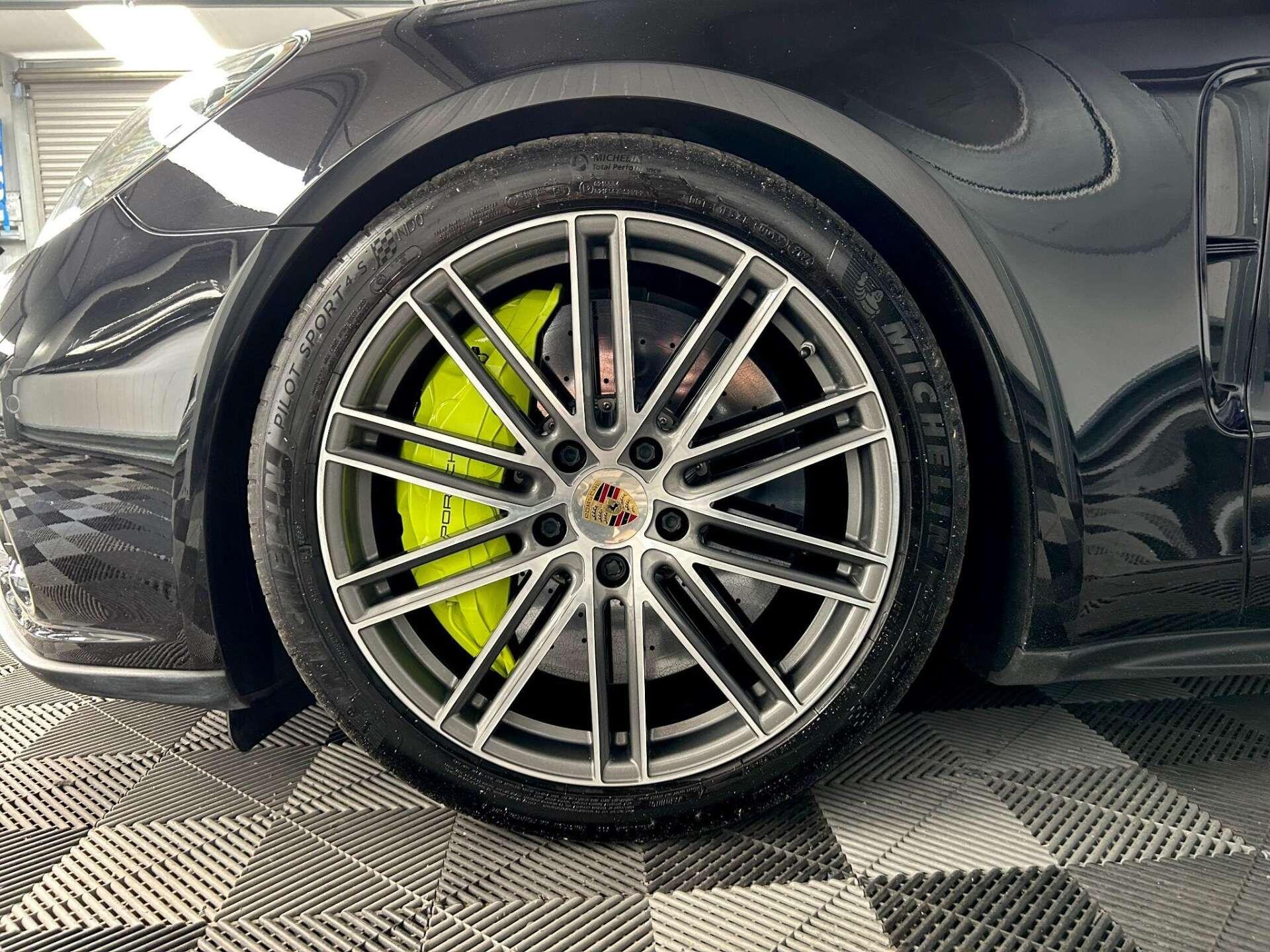 Porsche Panamera view 43