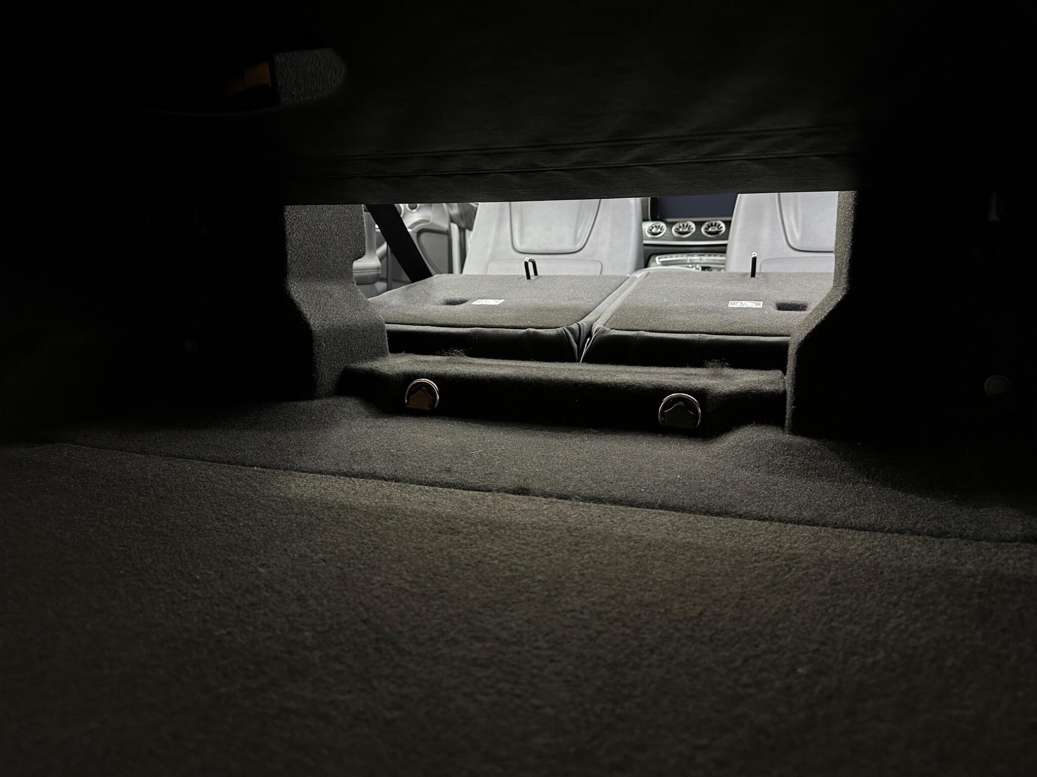 Mercedes-Benz E-Class view 42