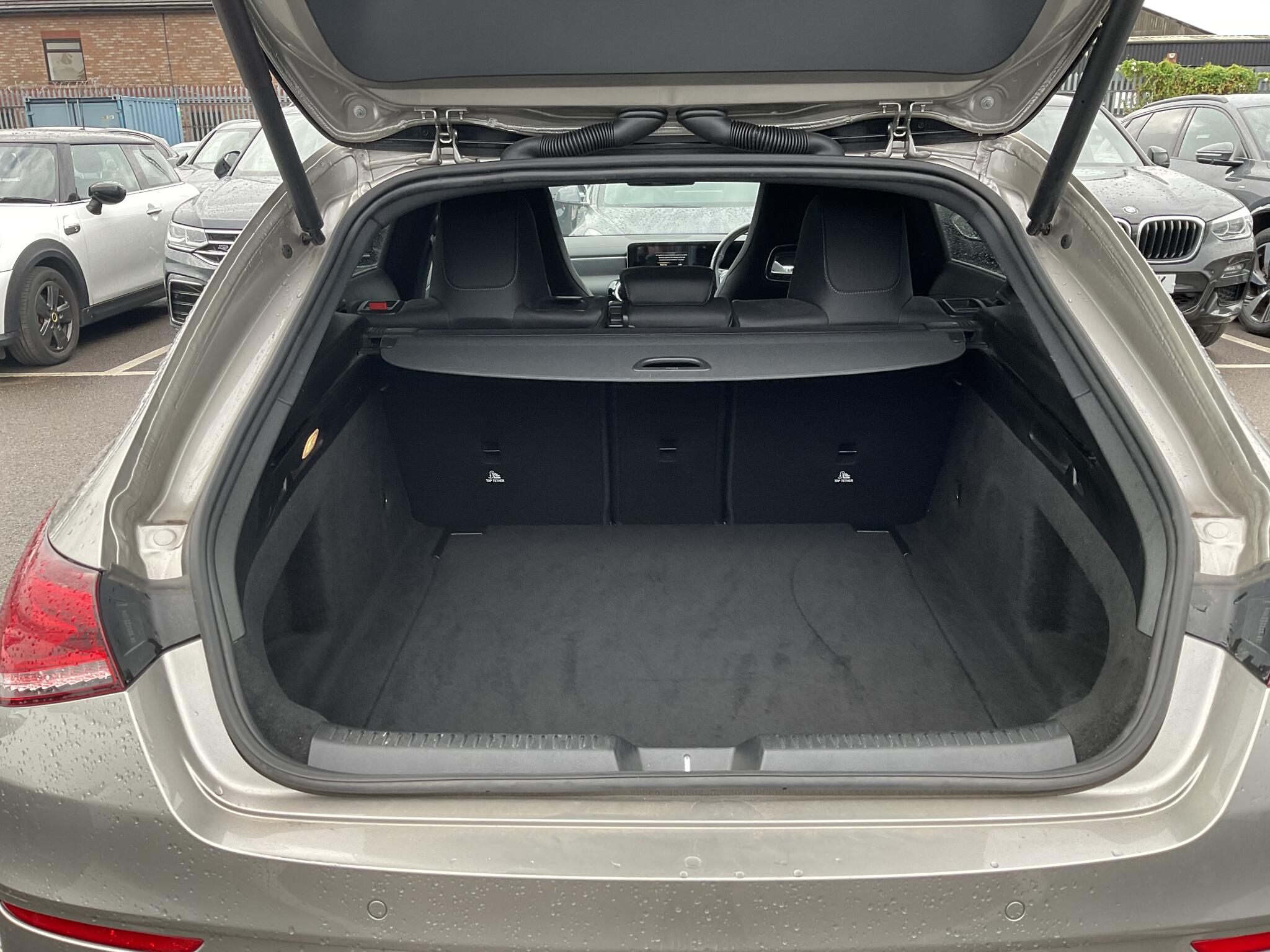 Mercedes-Benz Cla view 19