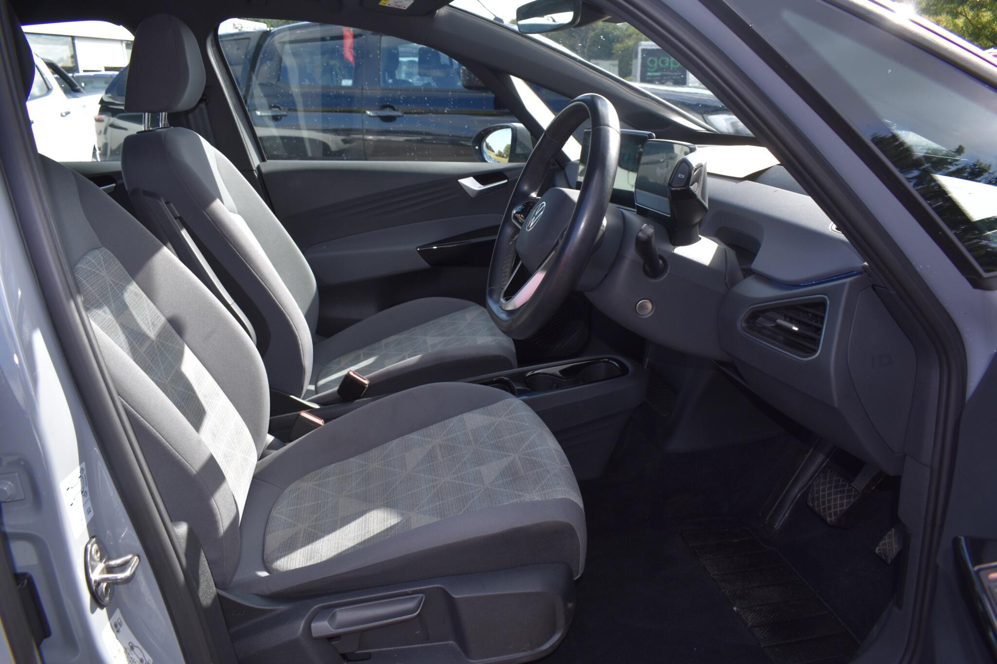 ID.3 - Pure Performance 45kWh Life Auto 5dr - Image 29