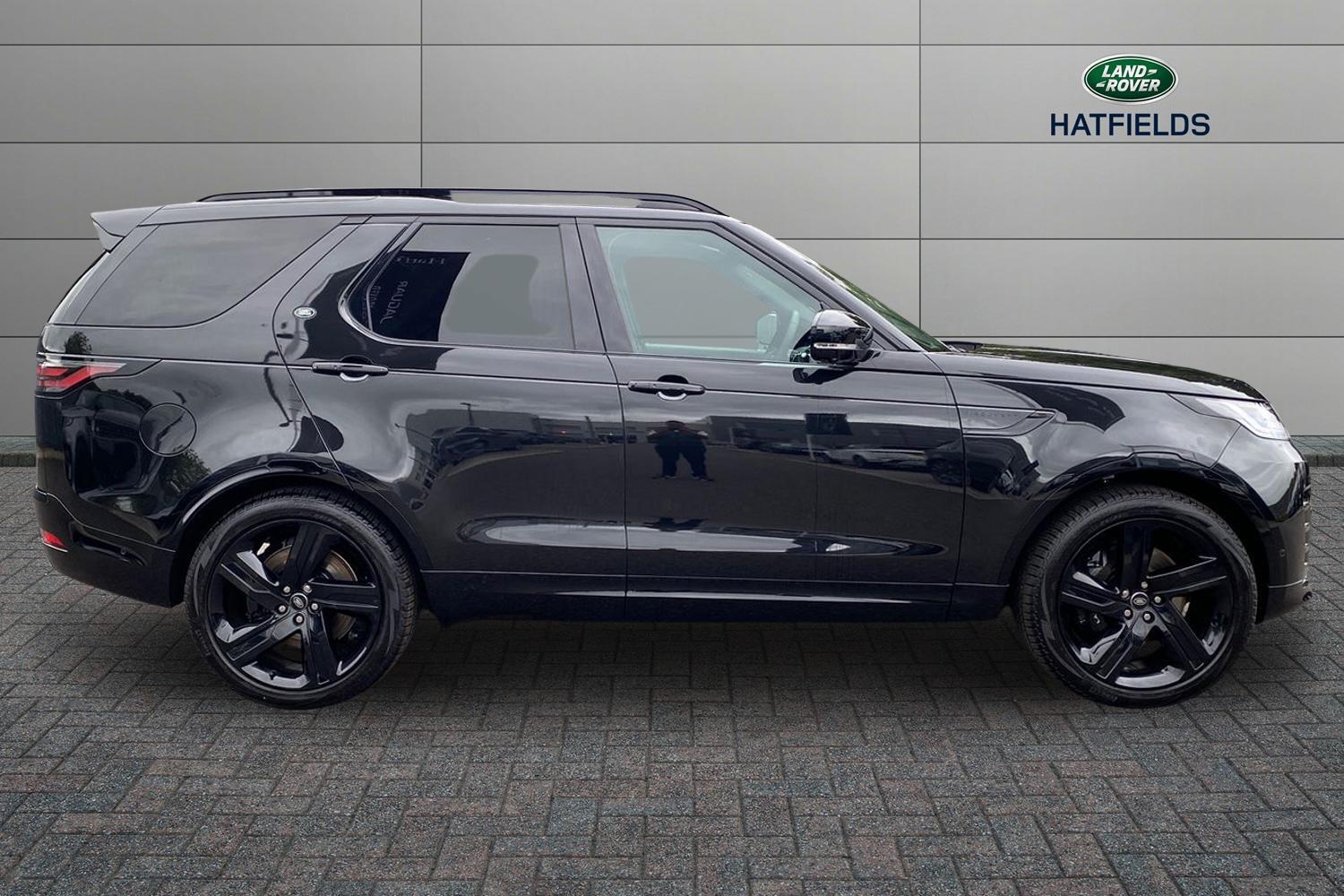 Land Rover Discovery view 3