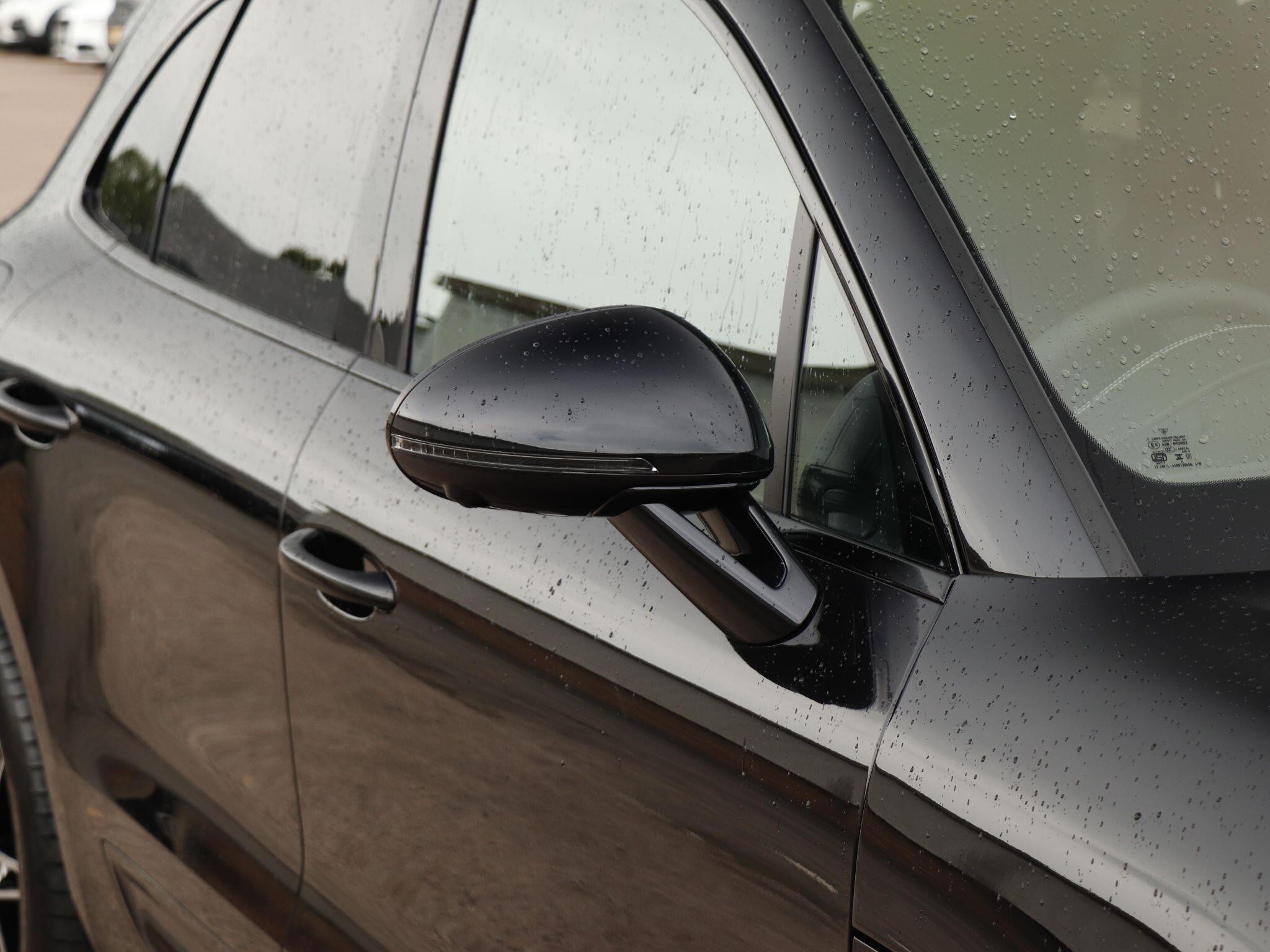 Porsche Macan view 32