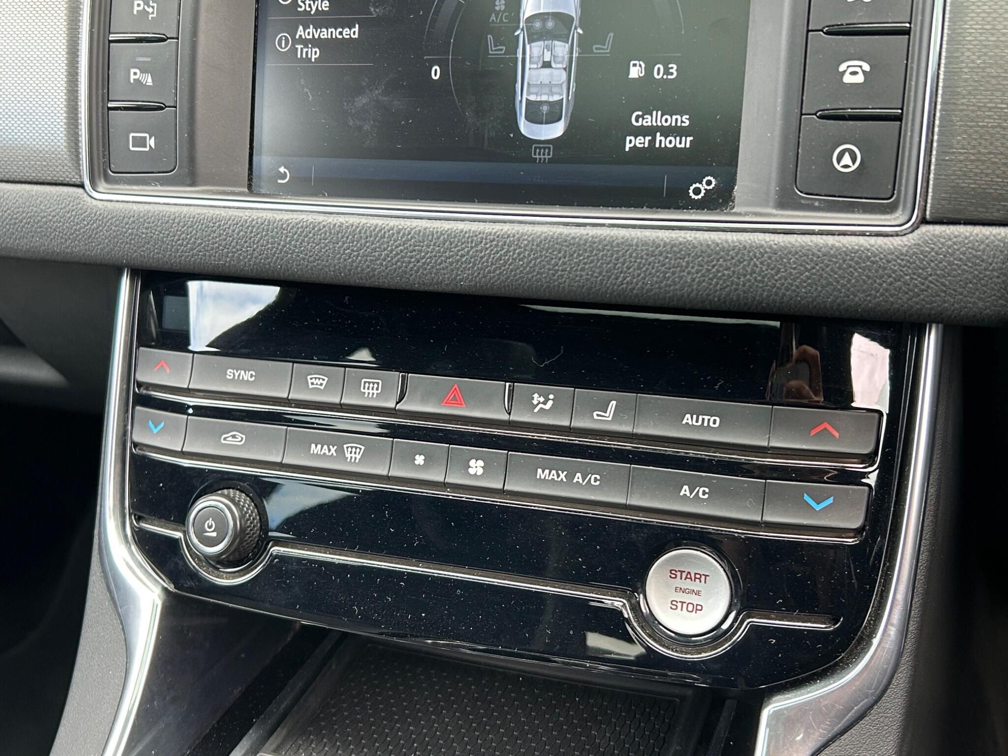 Jaguar XF view 34