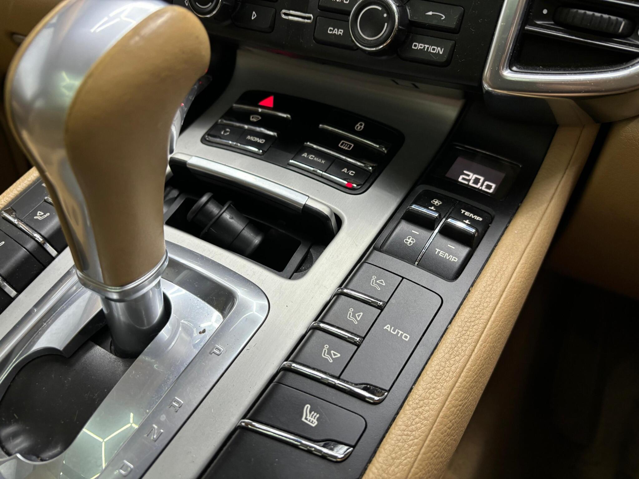 Porsche Cayenne view 8