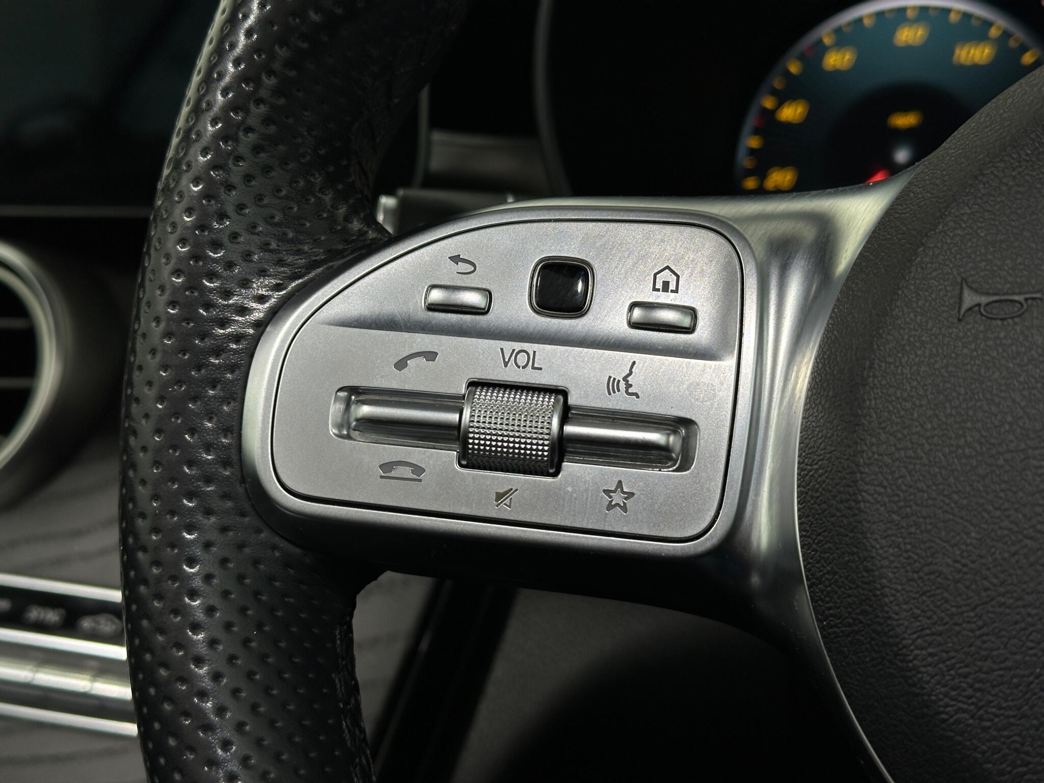Mercedes-Benz C Class view 14