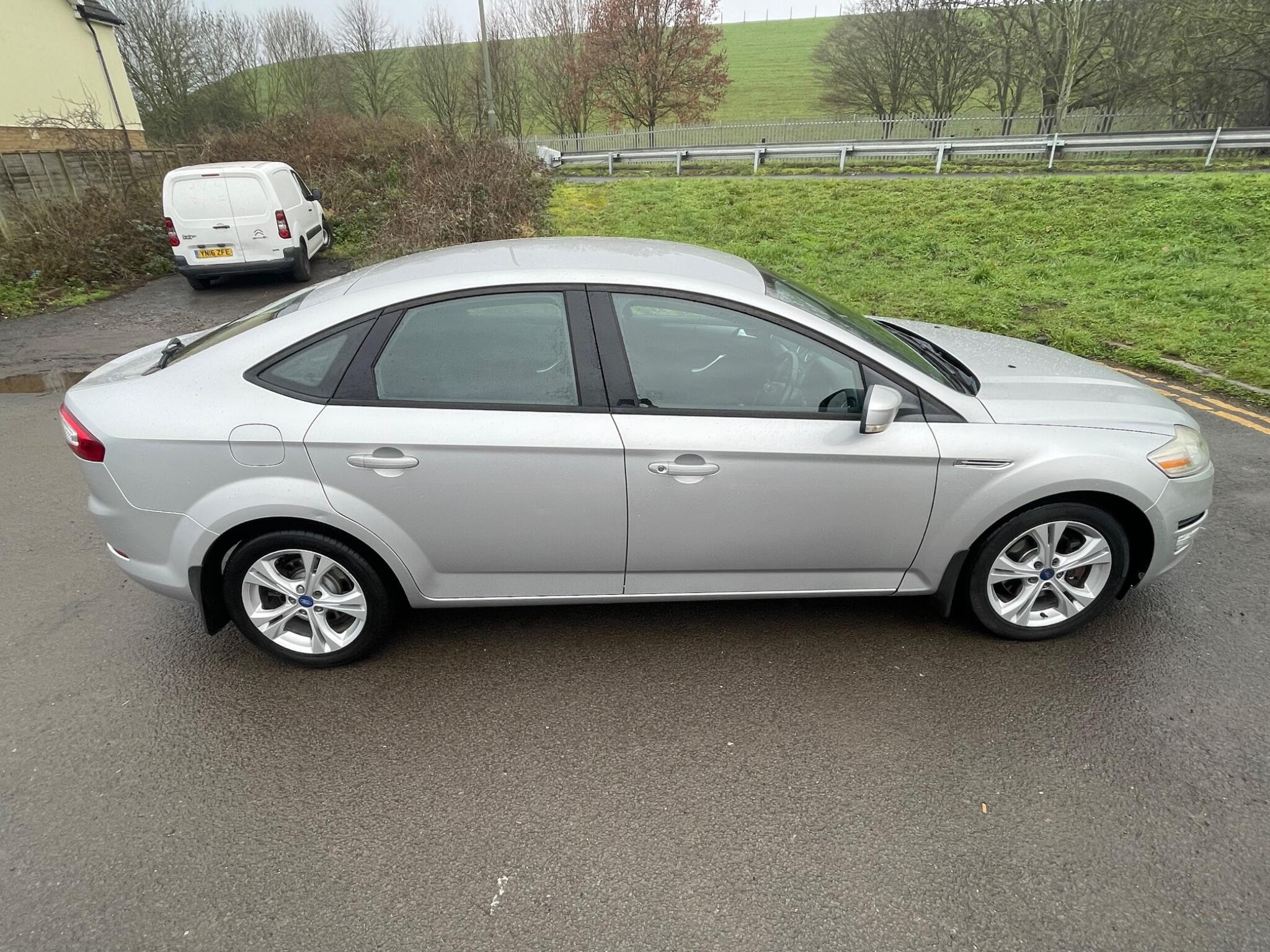2011 Ford Mondeo image 10