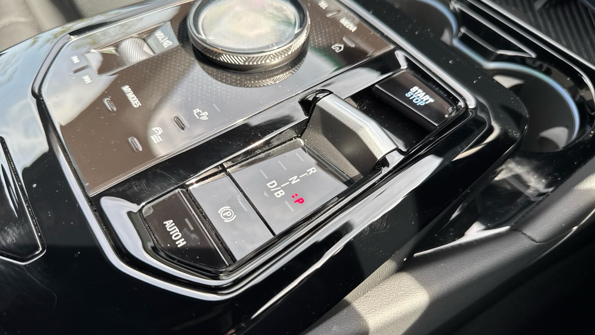BMW i5 view 19
