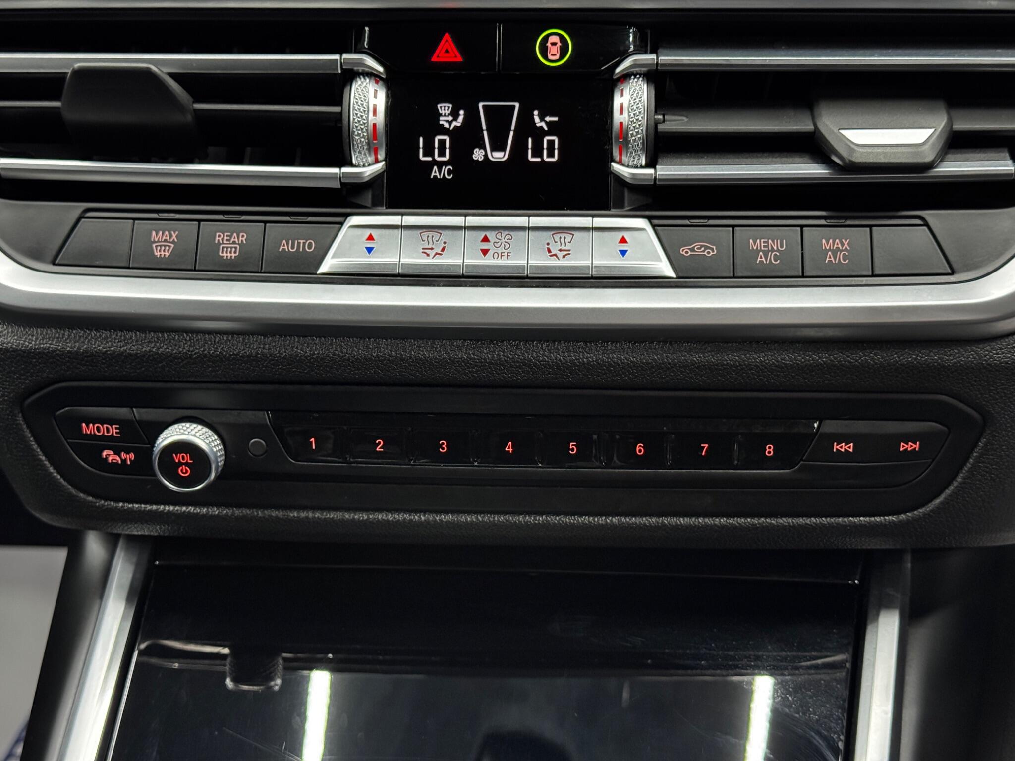 BMW 3 Series view 24