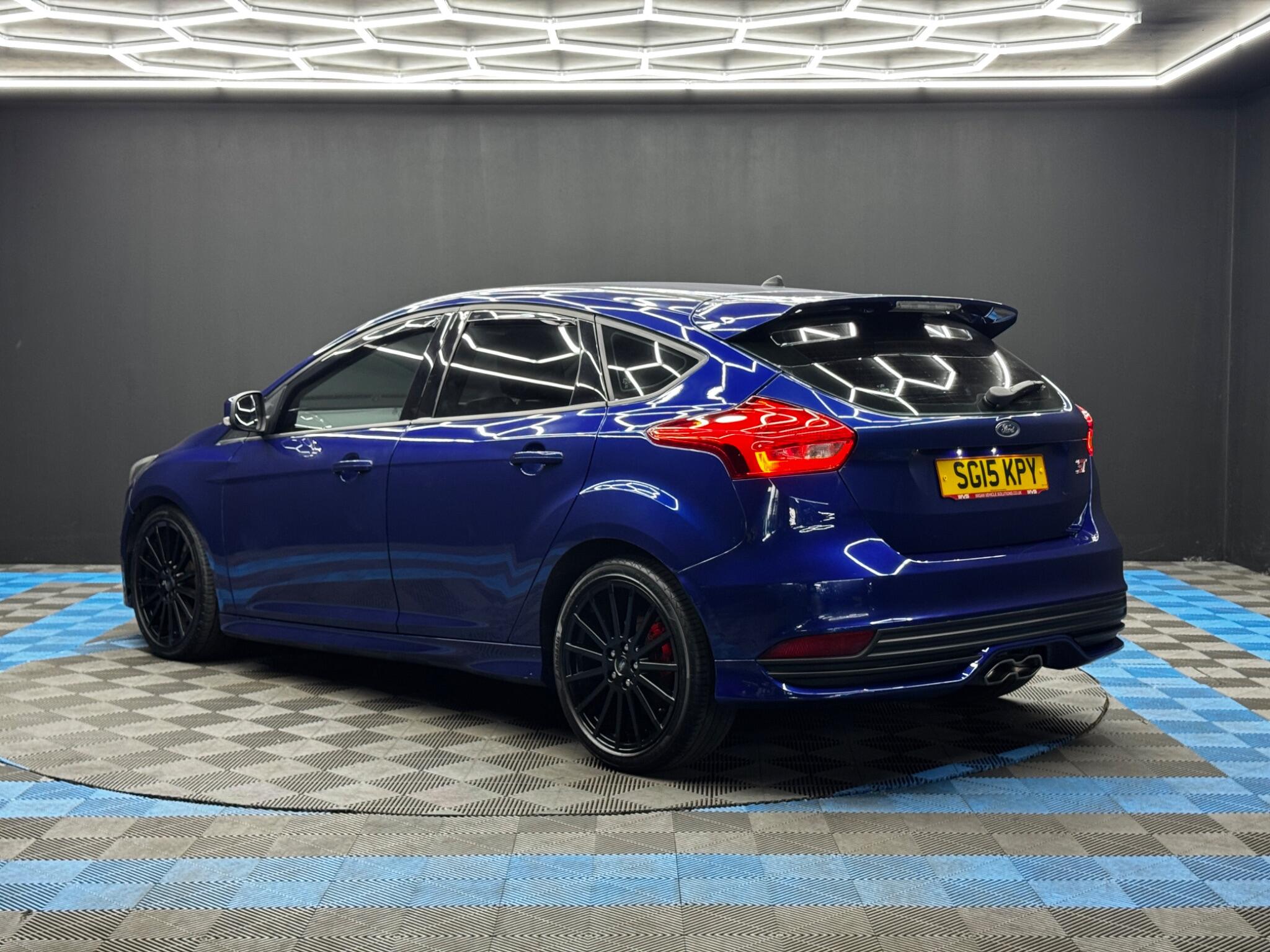 Ford Focus view 7