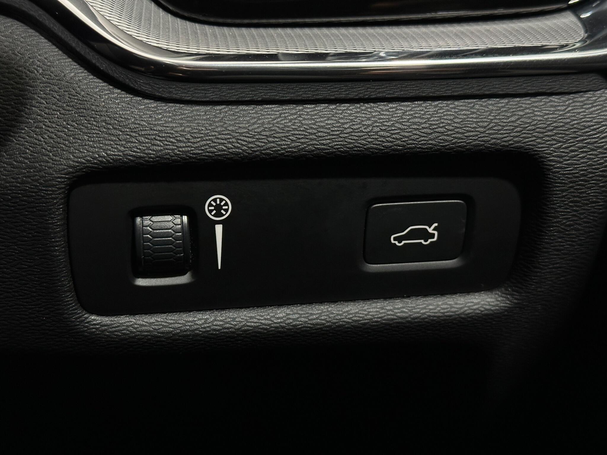 Volvo S60 view 18