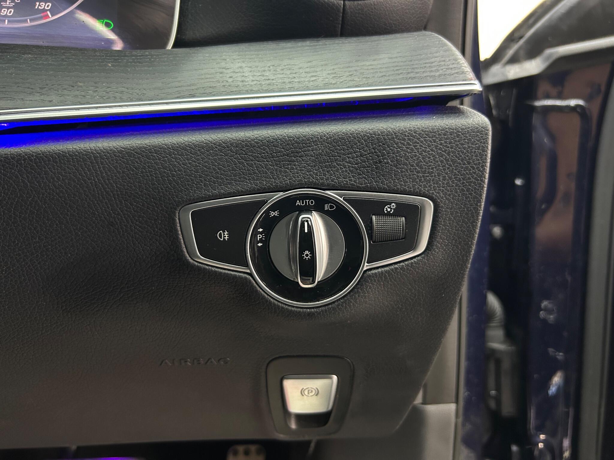 Mercedes-Benz E Class view 25