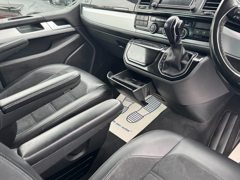 2018 Volkswagen Caravelle image 30