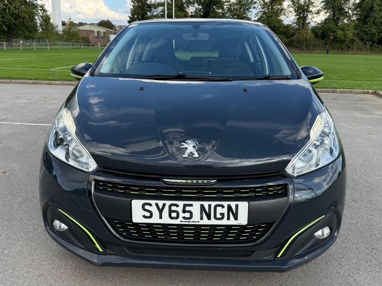 Peugeot 208 view 6