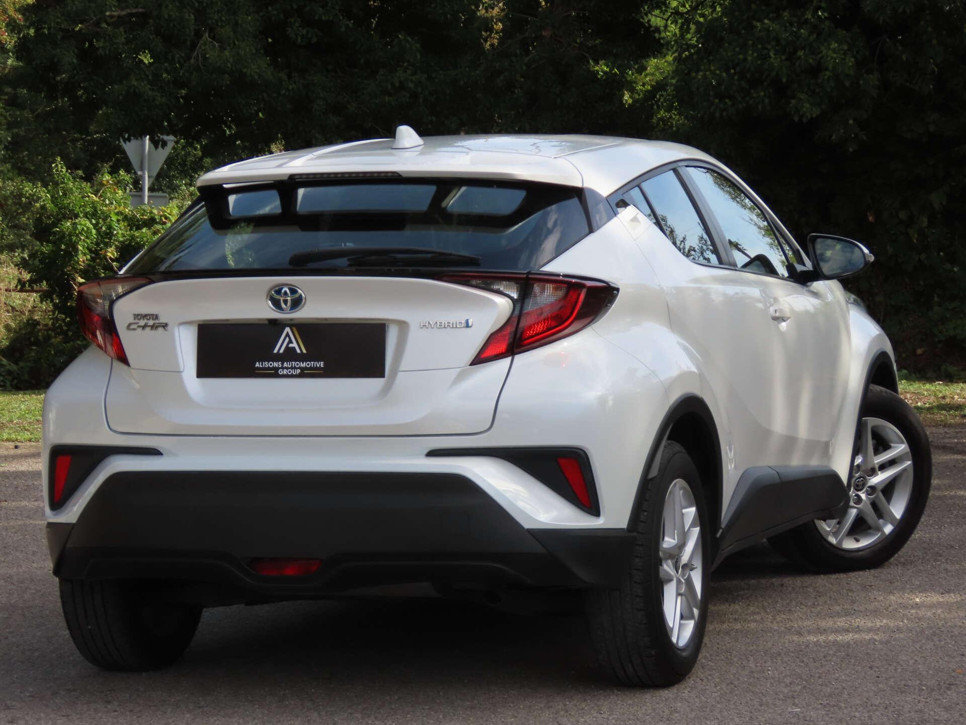 Toyota C-HR view 4