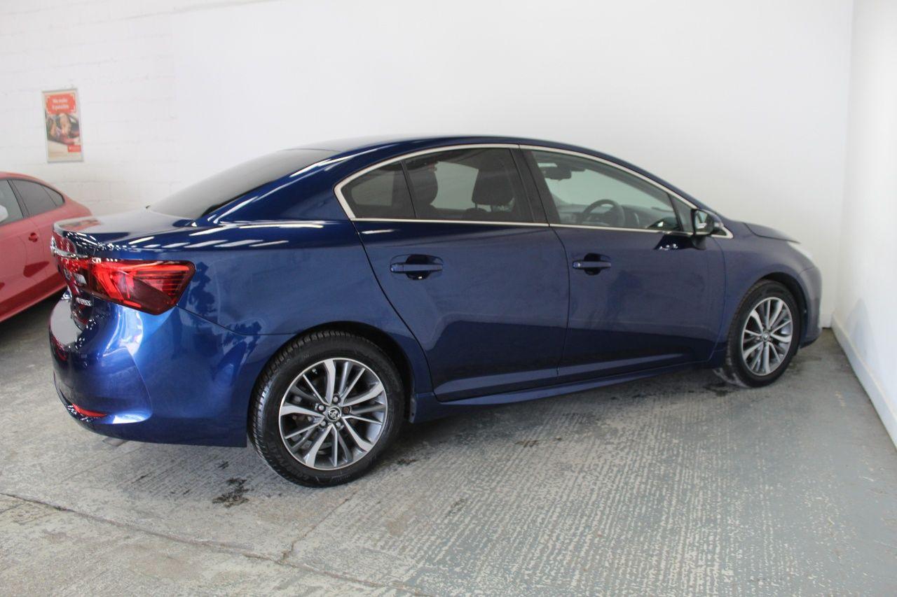 Toyota Avensis view 11