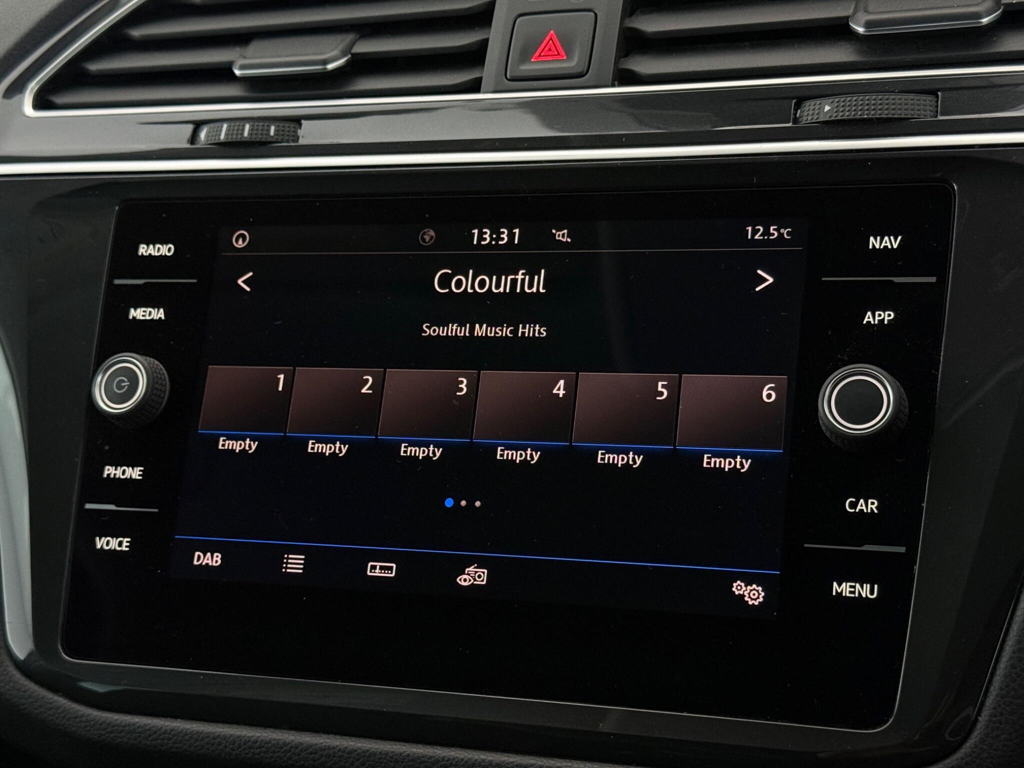 Volkswagen Tiguan view 25