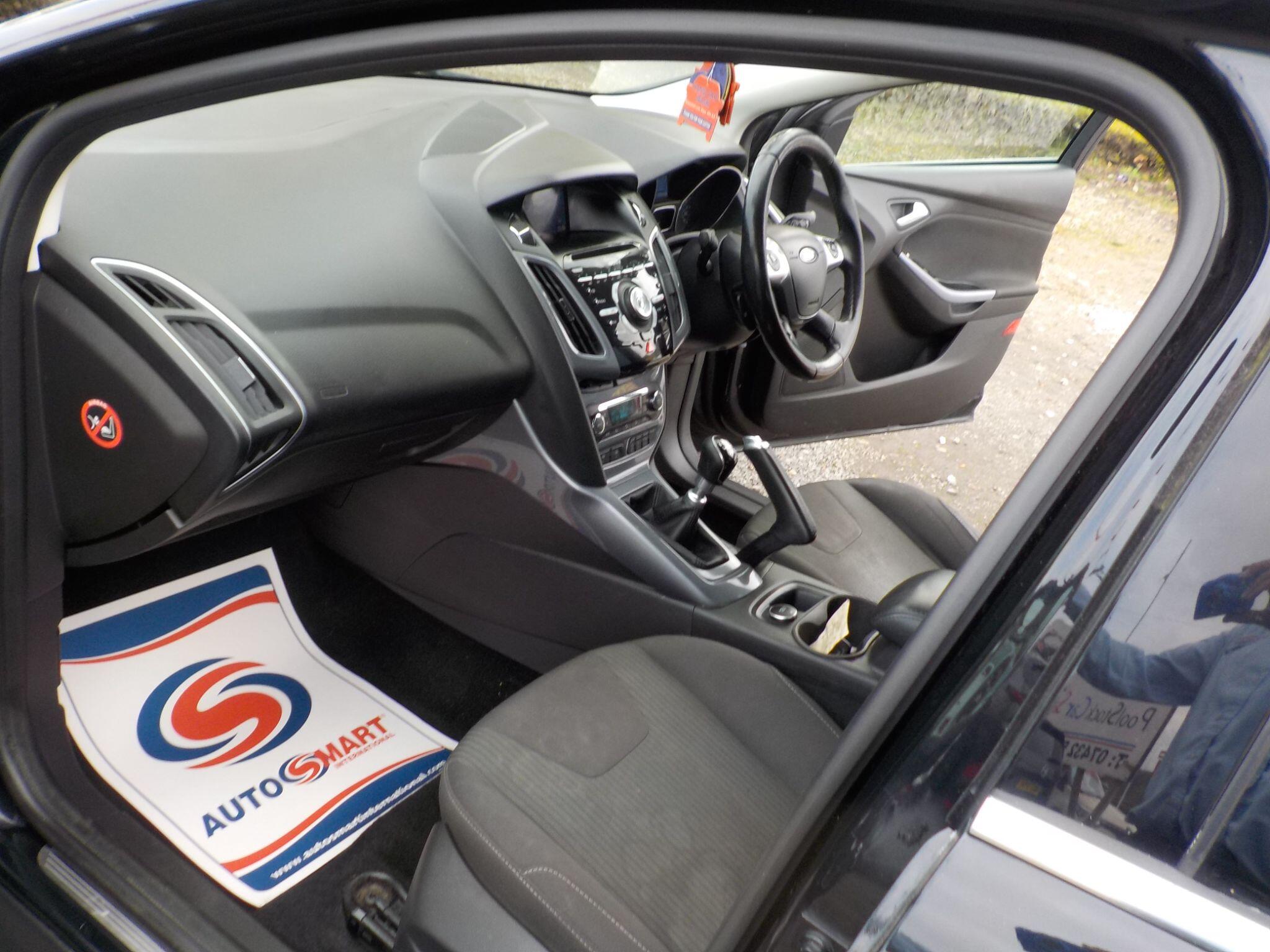 Ford Focus 1.6 TDCi Titanium Navigator Euro 5 (s/s) 5dr