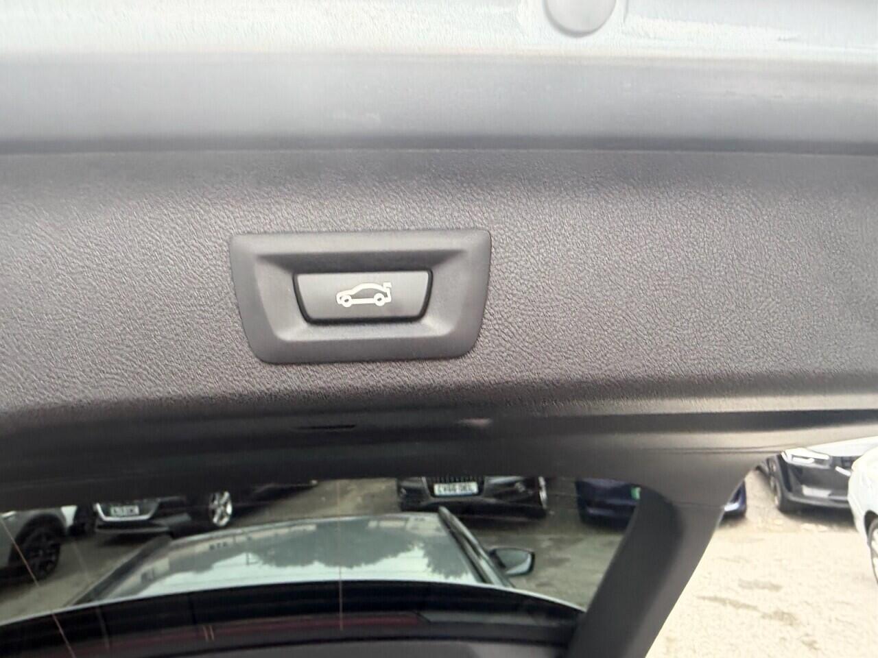 BMW 5 Series view 31