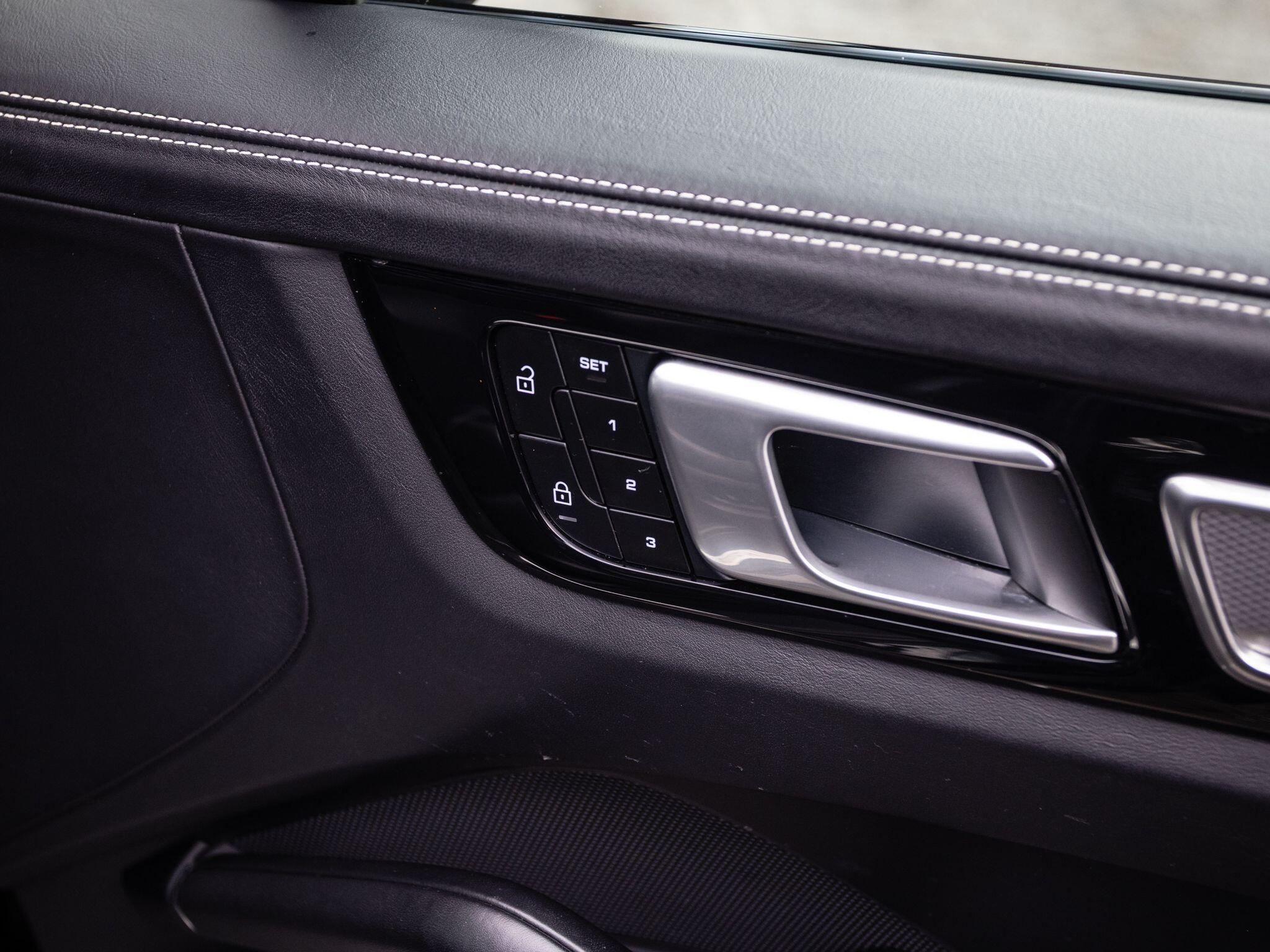 Porsche Cayenne view 20