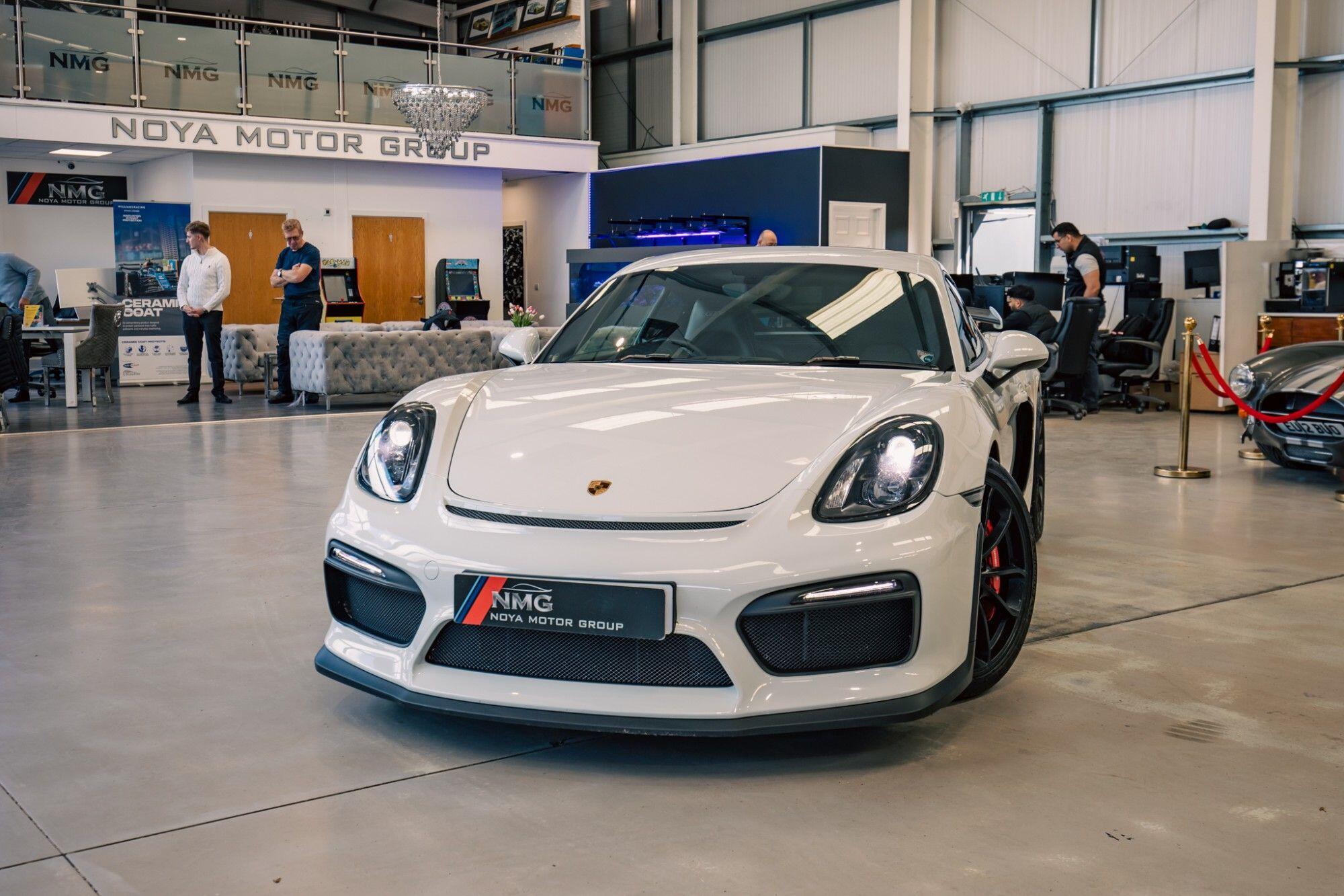 Porsche Cayman view 5