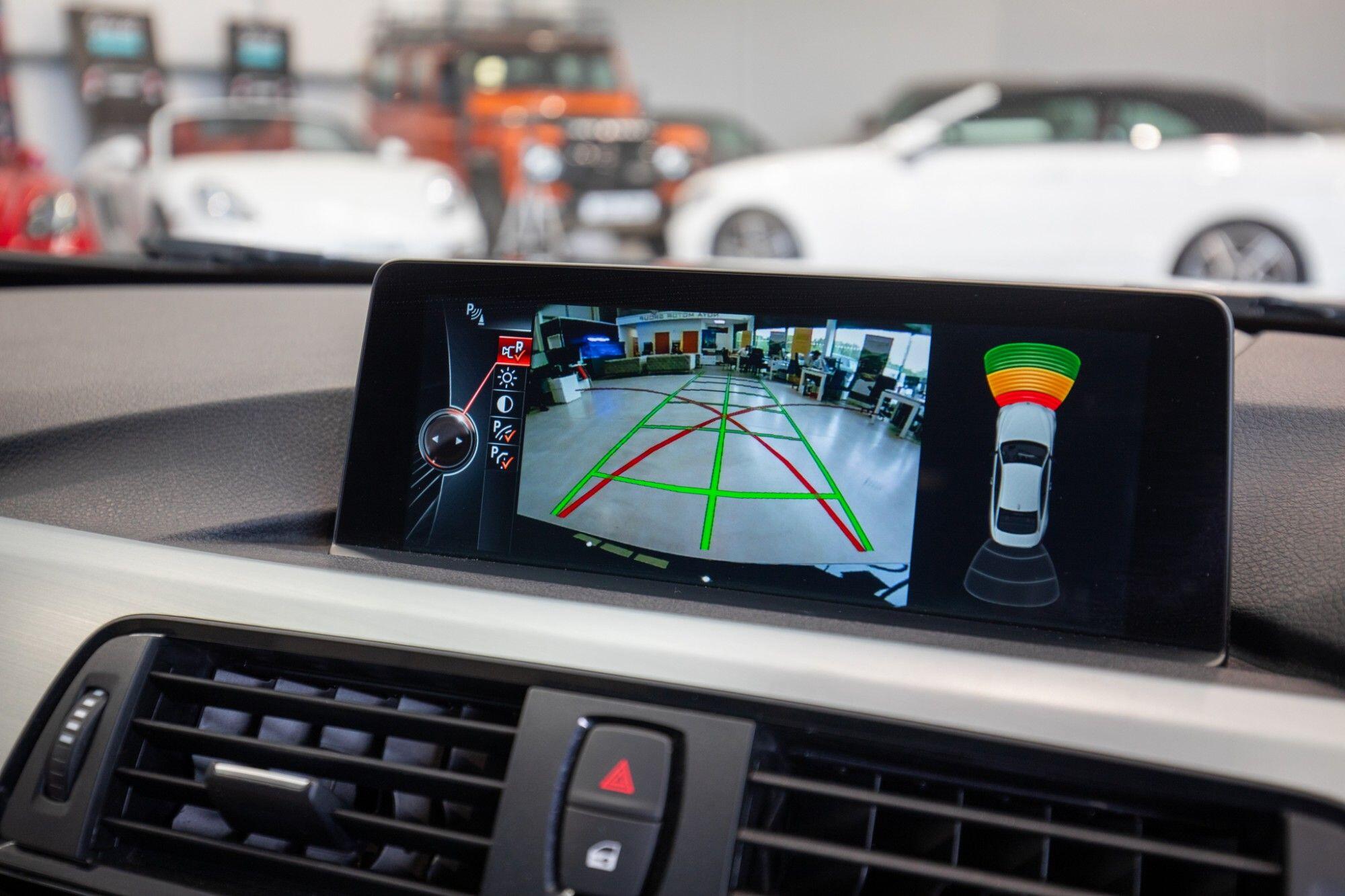 BMW 4 Series view 22