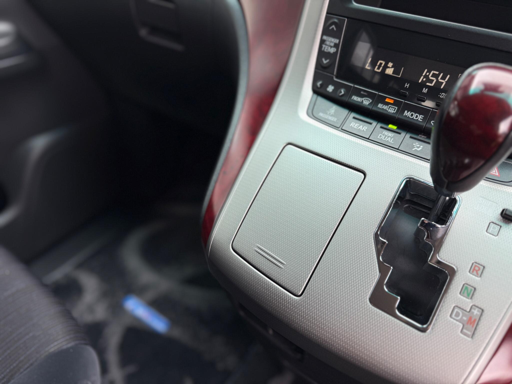 Toyota Vellfire view 77