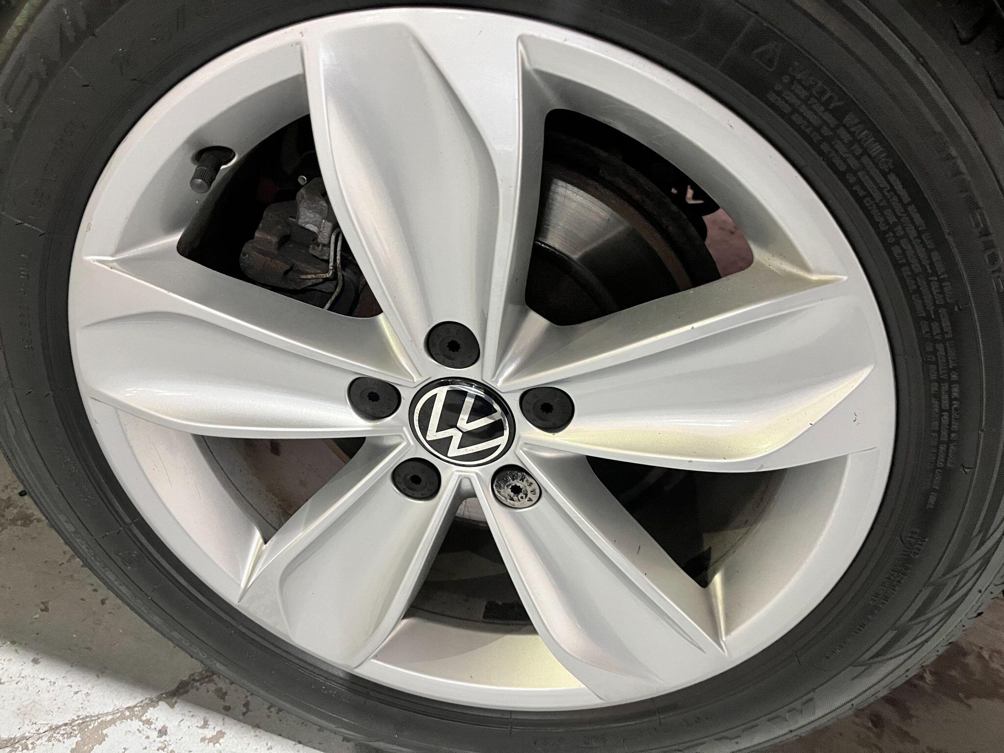Volkswagen Passat view 56
