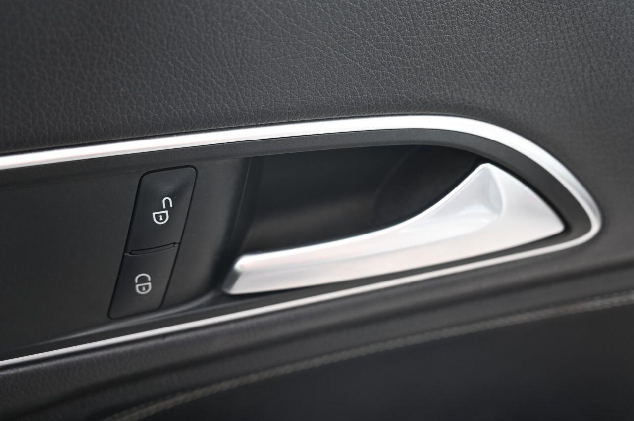 Mercedes-Benz Cla view 35