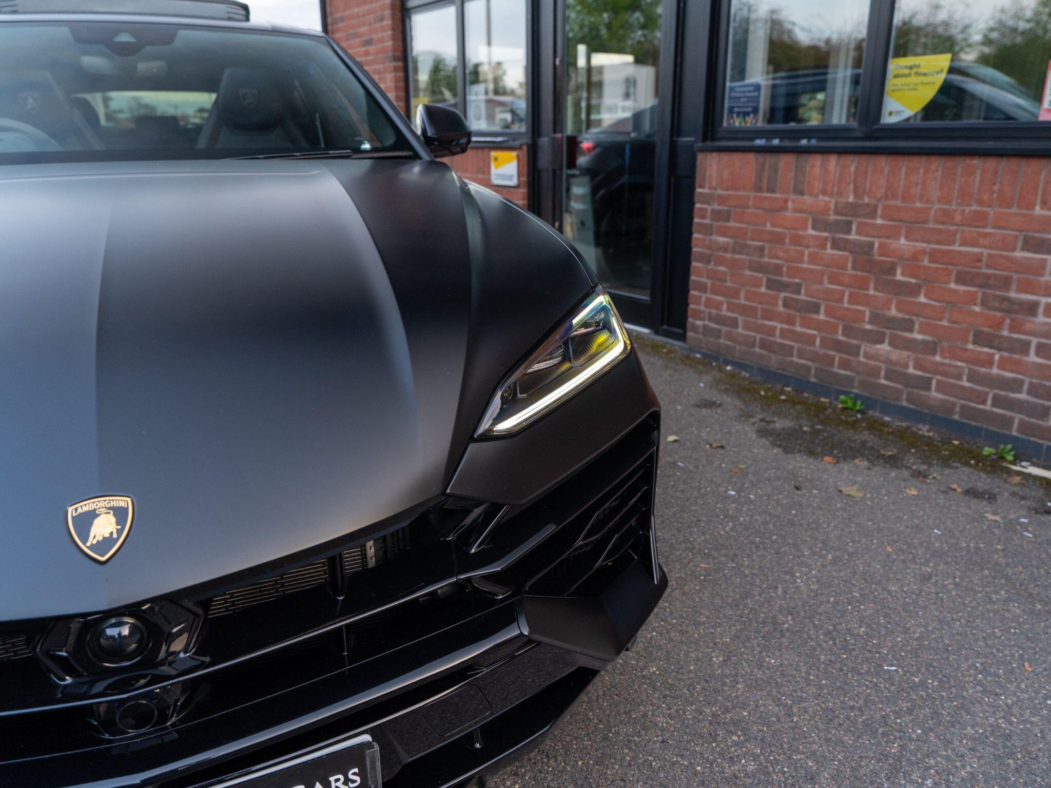 Lamborghini Urus view 22