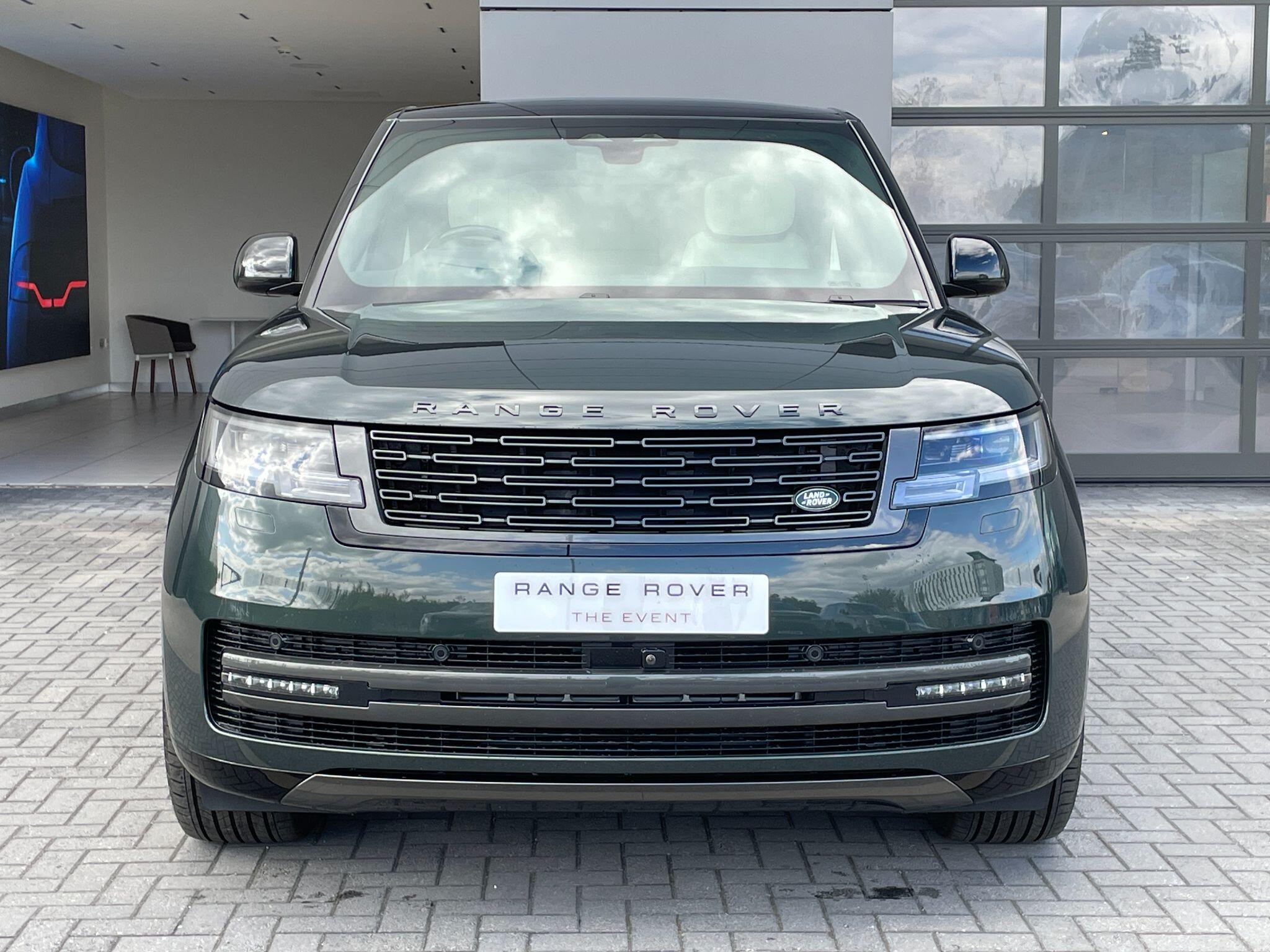 Land Rover Range Rover view 2